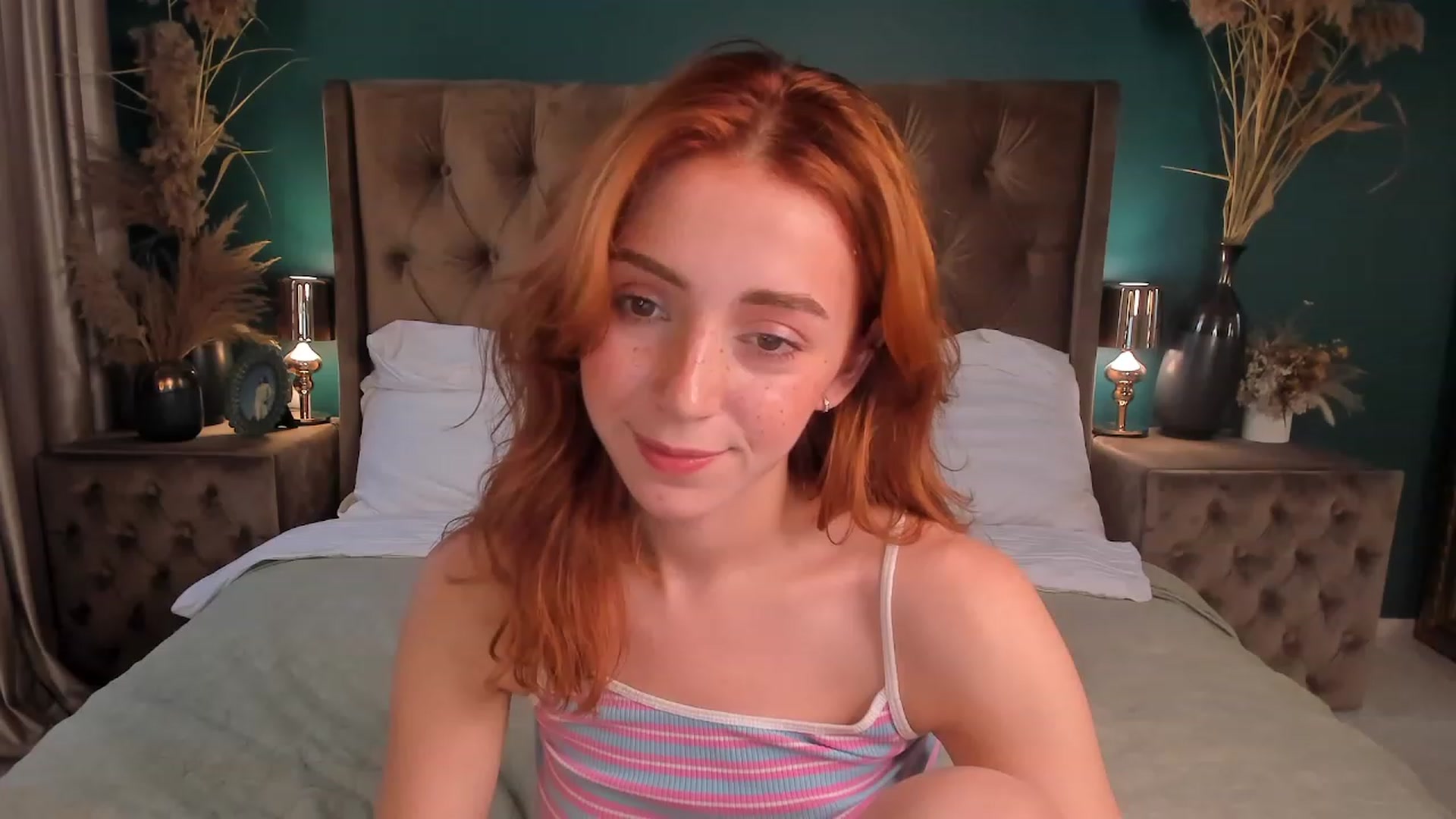 Gallery image thumbnail from ElsaYoung's myfreecams stream on, 07/18/2023, 16:20 image 11 of 20
