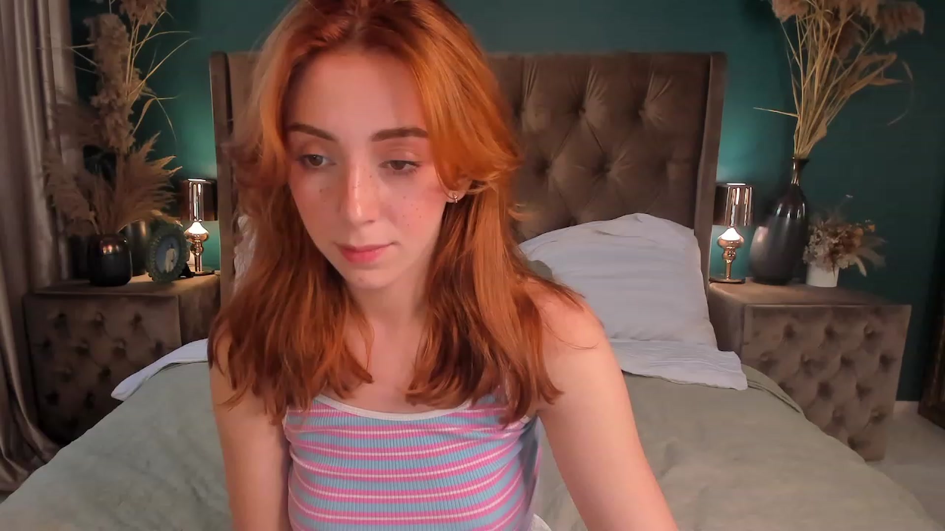 Gallery image thumbnail from ElsaYoung's myfreecams stream on, 07/18/2023, 16:20 image 2 of 20