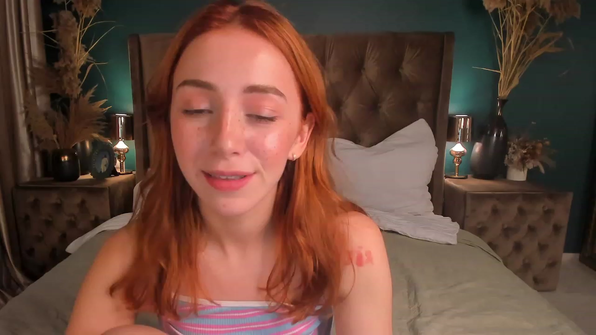 Gallery image thumbnail from ElsaYoung's myfreecams stream on, 07/18/2023, 17:41 image 17 of 20