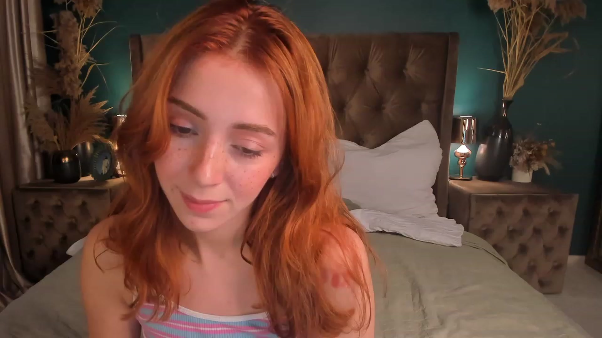 Gallery image thumbnail from ElsaYoung's myfreecams stream on, 07/18/2023, 17:41 image 16 of 20