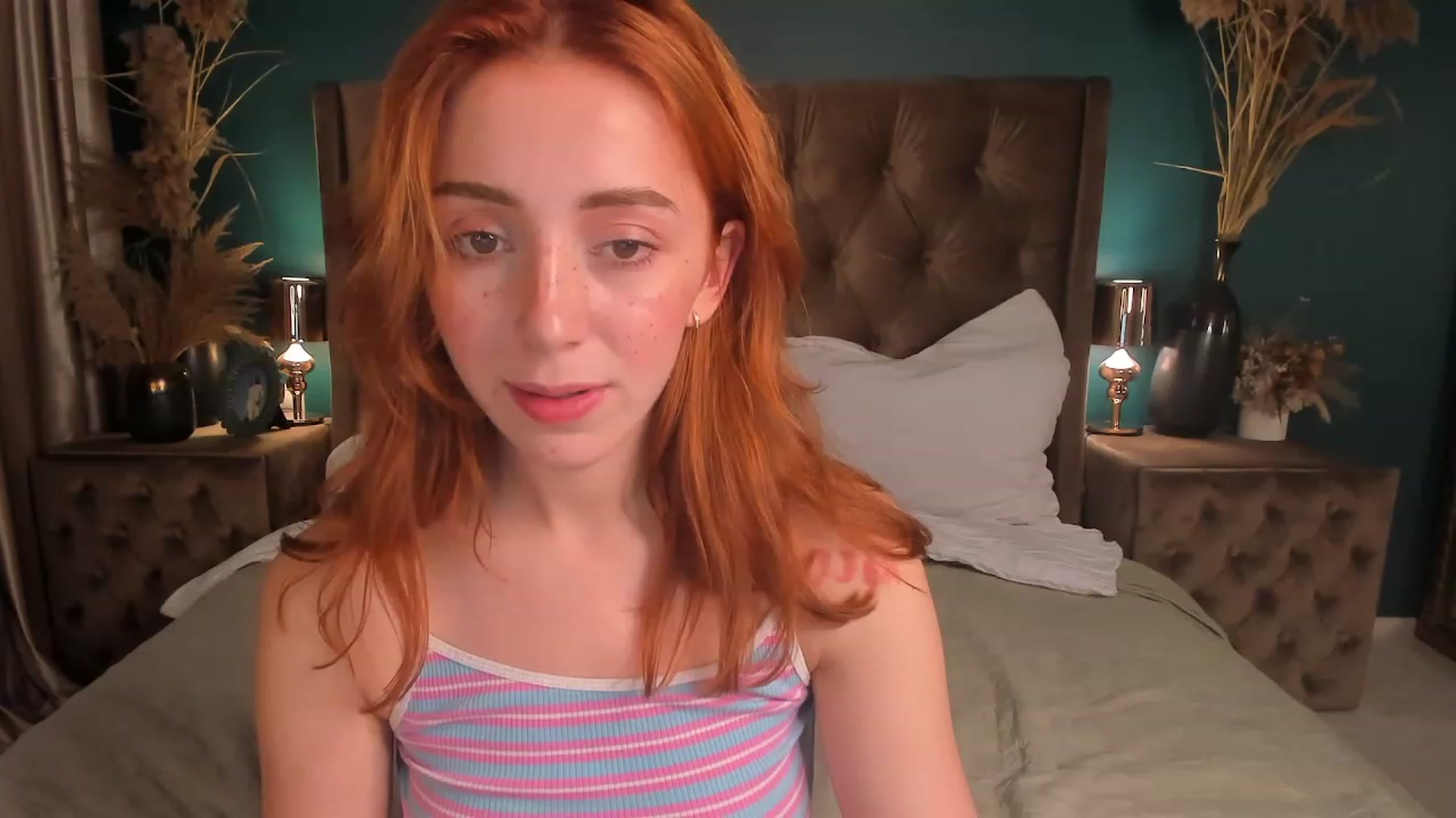 Gallery image thumbnail from ElsaYoung's myfreecams stream on, 07/18/2023, 17:41 image 19 of 20