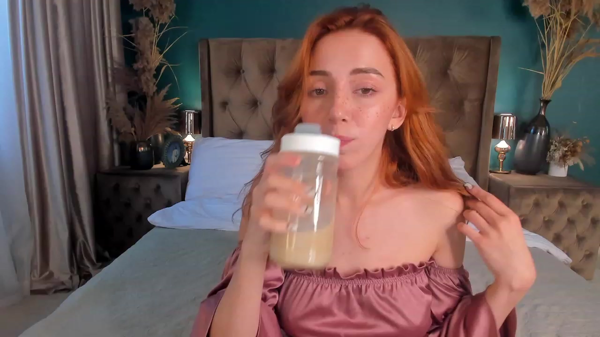 Gallery image thumbnail from ElsaYoung's myfreecams stream on, 07/21/2023, 06:32 image 8 of 20