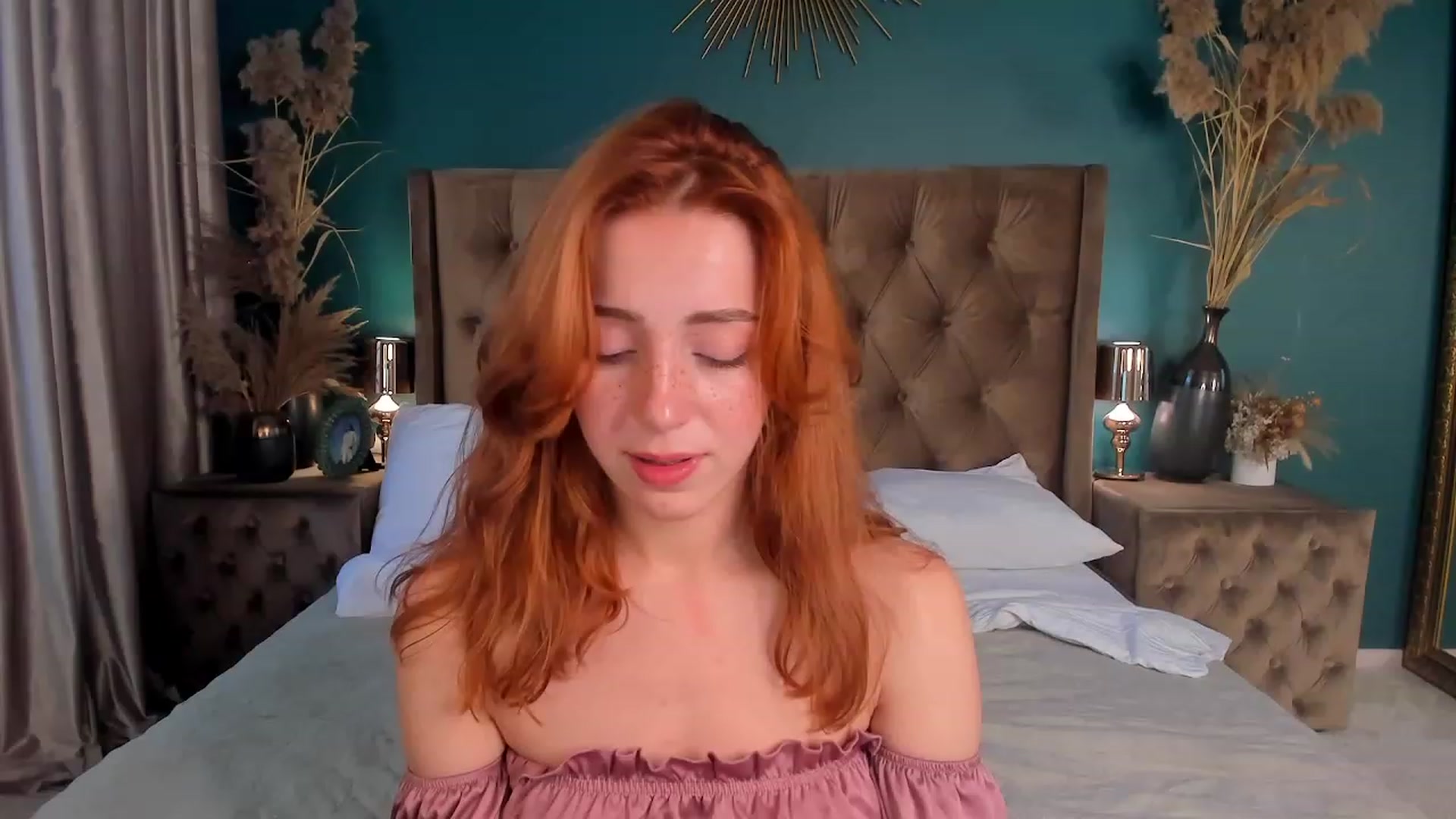 Gallery image thumbnail from ElsaYoung's myfreecams stream on, 07/21/2023, 07:08 image 14 of 20