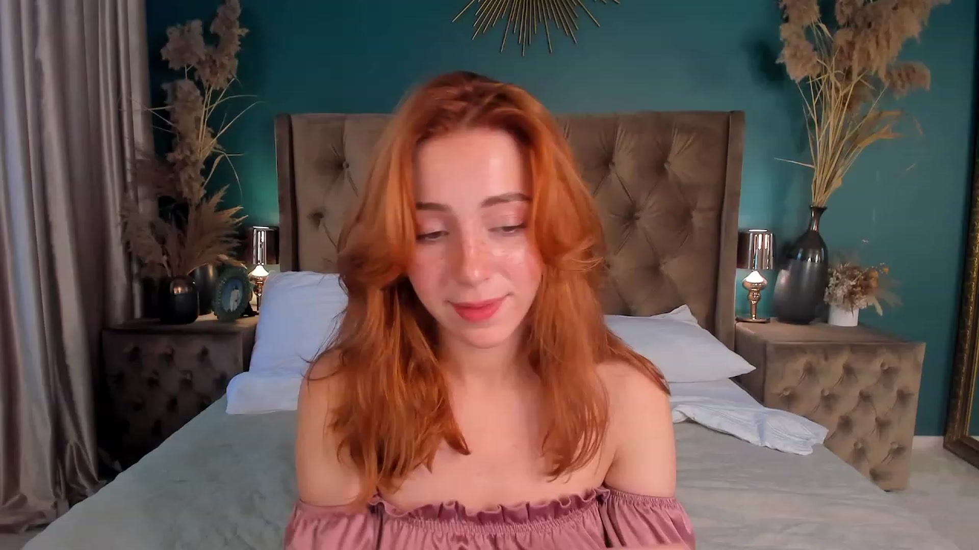 Gallery image thumbnail from ElsaYoung's myfreecams stream on, 07/21/2023, 07:08 image 3 of 20