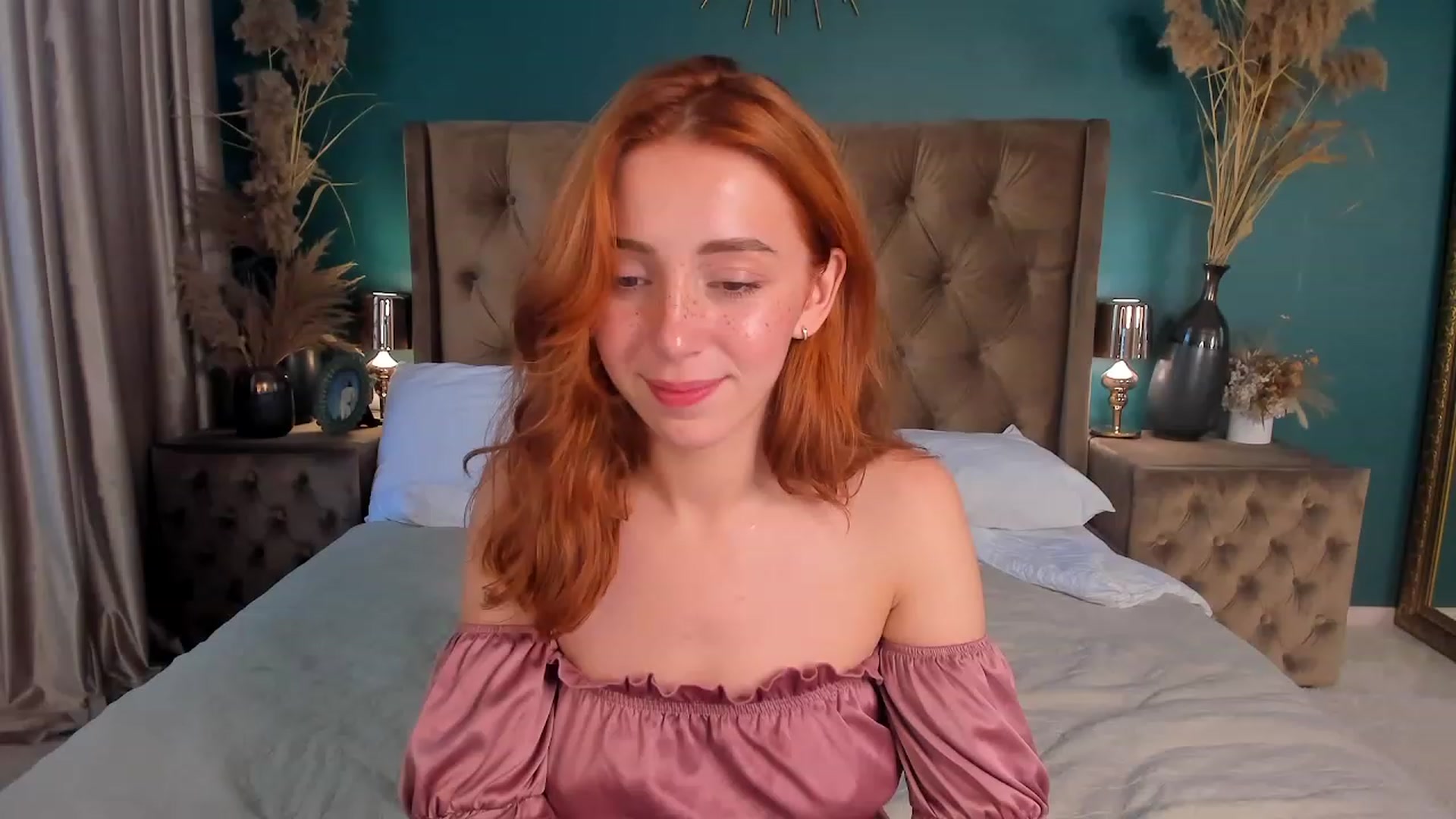 Gallery image thumbnail from ElsaYoung's myfreecams stream on, 07/21/2023, 08:18 image 9 of 20