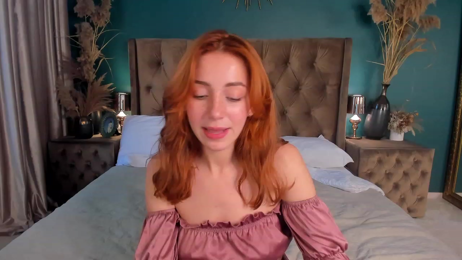Gallery image thumbnail from ElsaYoung's myfreecams stream on, 07/21/2023, 08:18 image 8 of 20