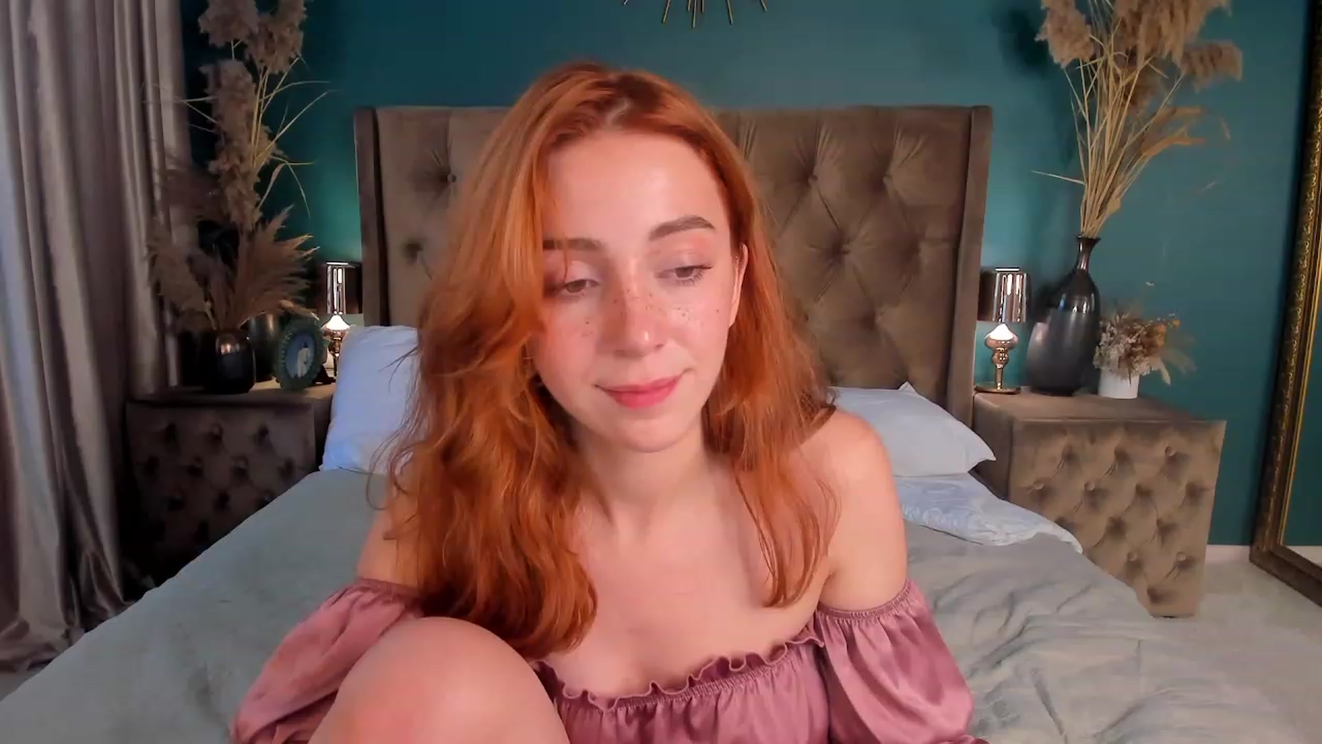 Gallery image thumbnail from ElsaYoung's myfreecams stream on, 07/21/2023, 08:18 image 14 of 20