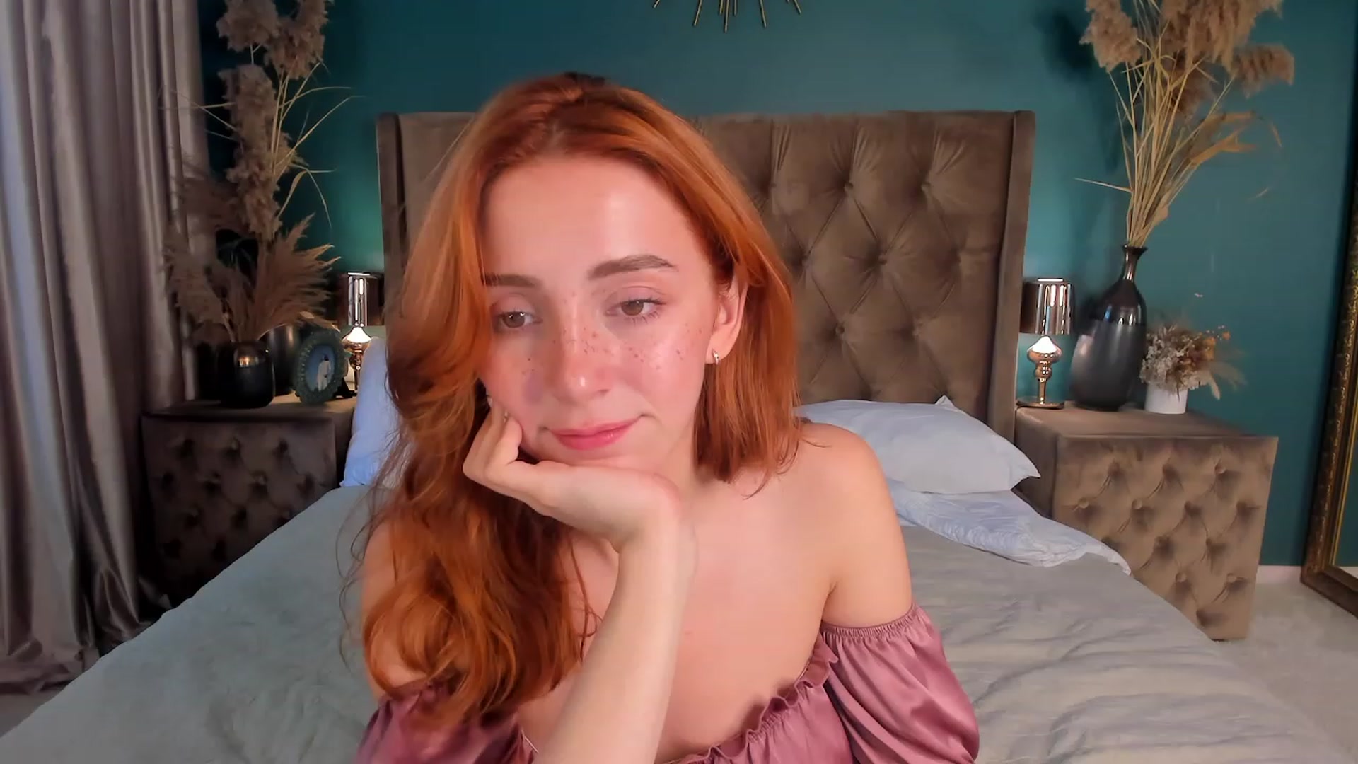Gallery image thumbnail from ElsaYoung's myfreecams stream on, 07/21/2023, 08:18 image 10 of 20