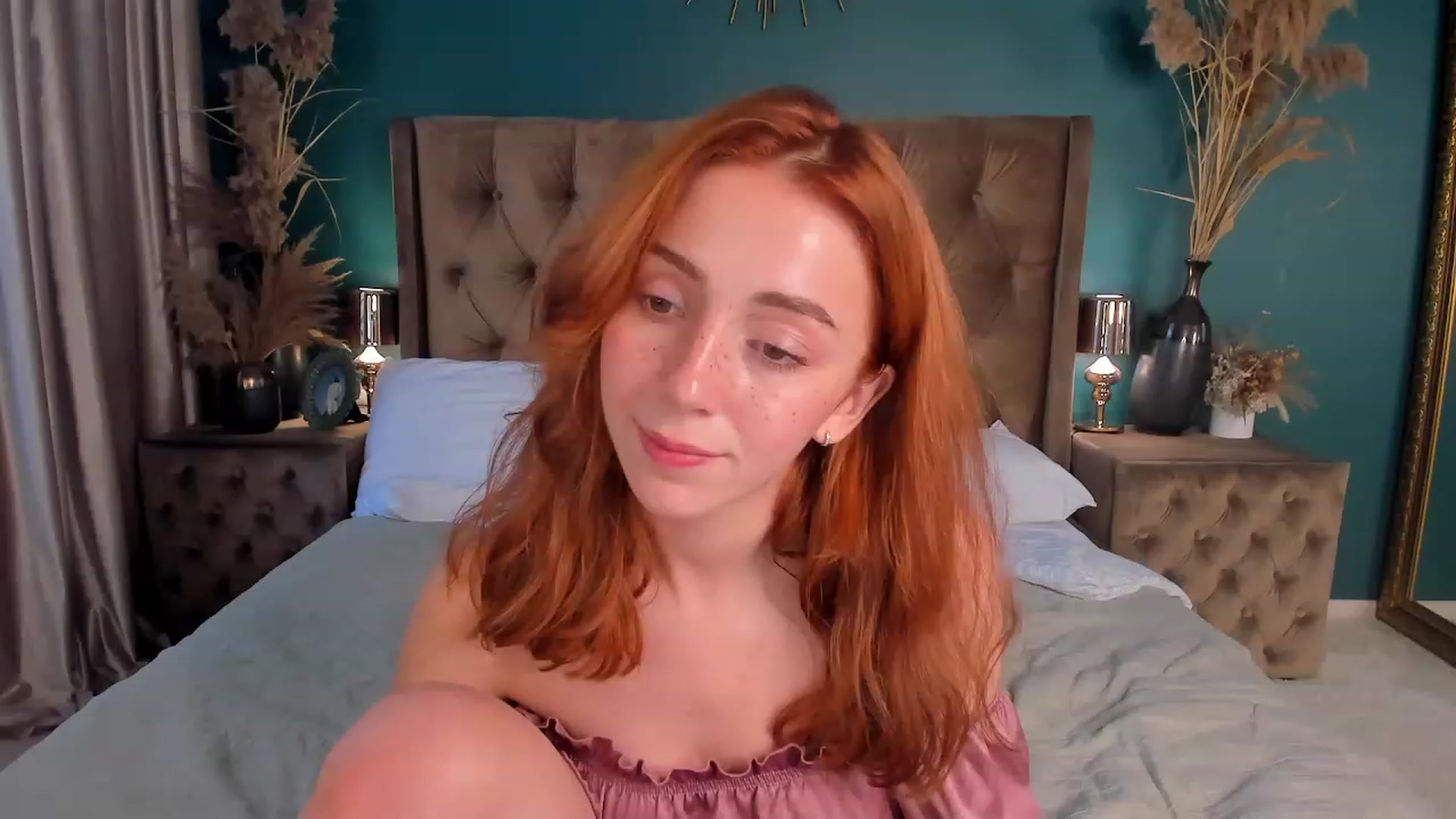 Gallery image thumbnail from ElsaYoung's myfreecams stream on, 07/21/2023, 08:18 image 15 of 20