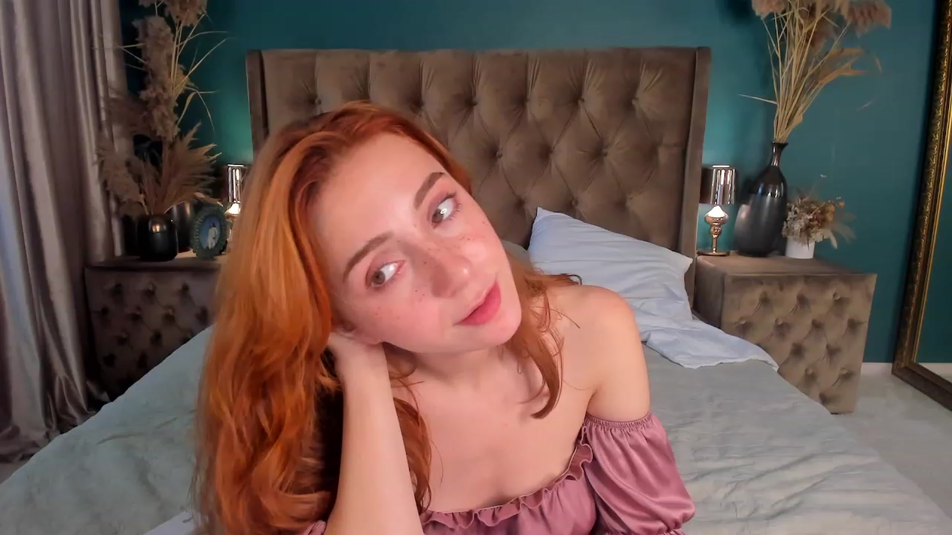 Gallery image thumbnail from ElsaYoung's myfreecams stream on, 07/21/2023, 09:44 image 17 of 20