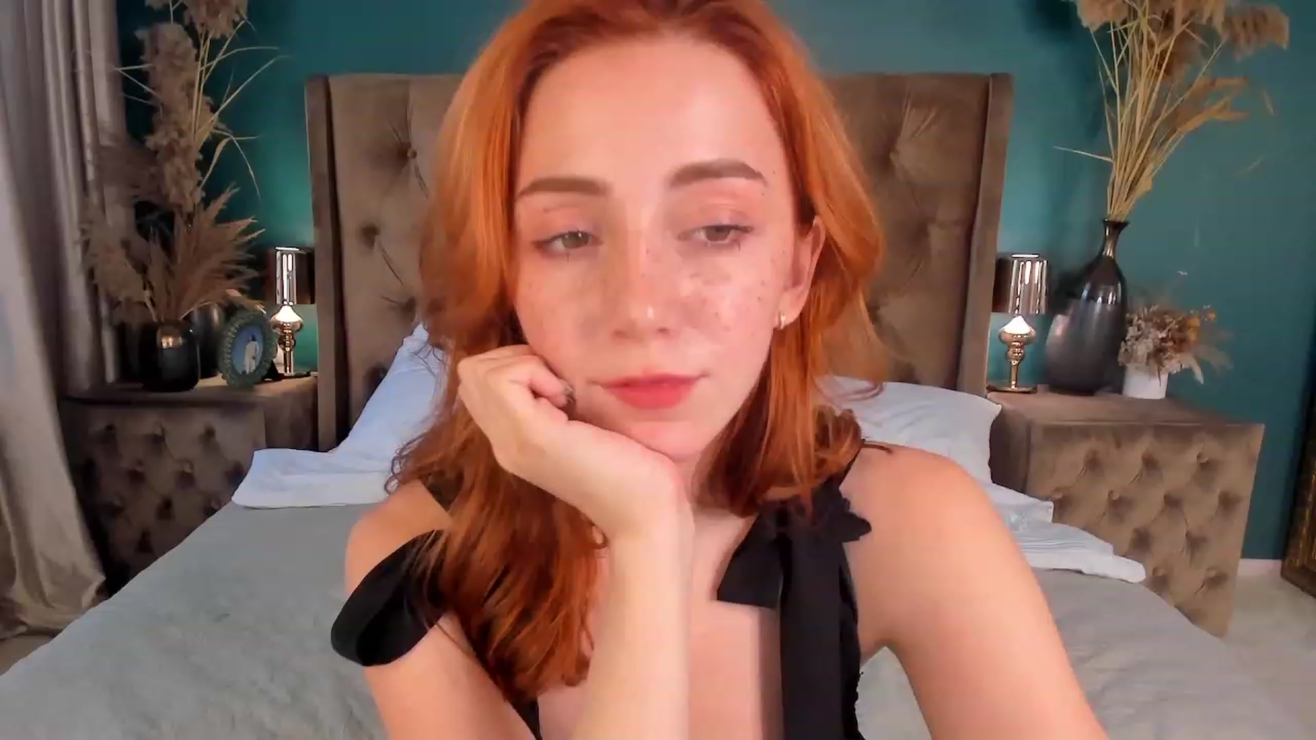 Gallery image thumbnail from ElsaYoung's myfreecams stream on, 07/22/2023, 10:17 image 13 of 20