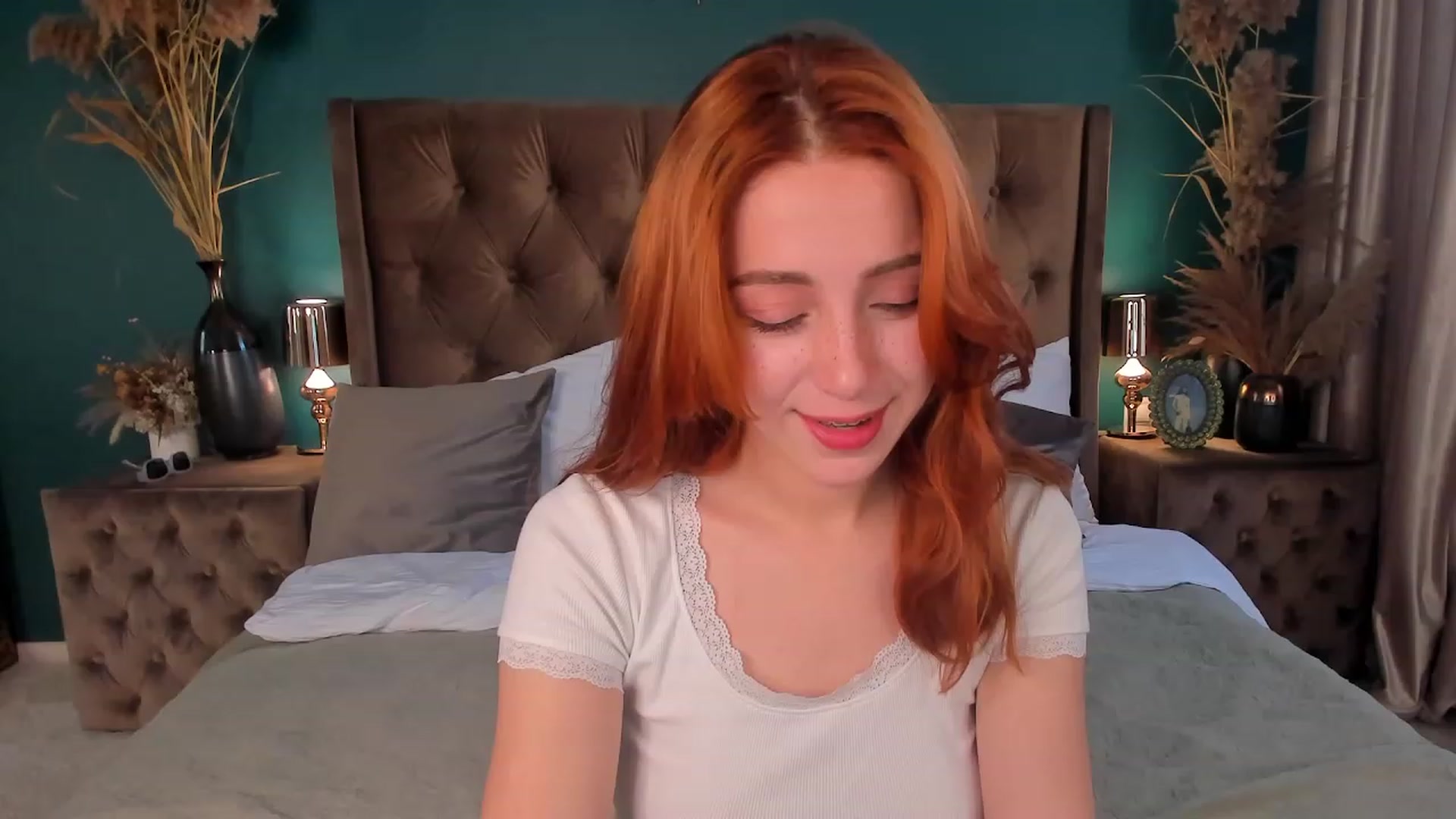 Gallery image thumbnail from ElsaYoung's myfreecams stream on, 07/28/2023, 15:37 image 19 of 20