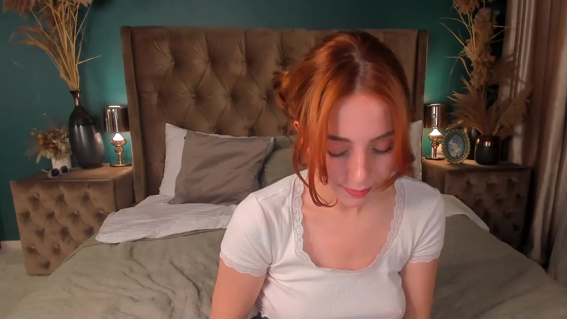 Gallery image thumbnail from ElsaYoung's myfreecams stream on, 07/28/2023, 19:13 image 13 of 20