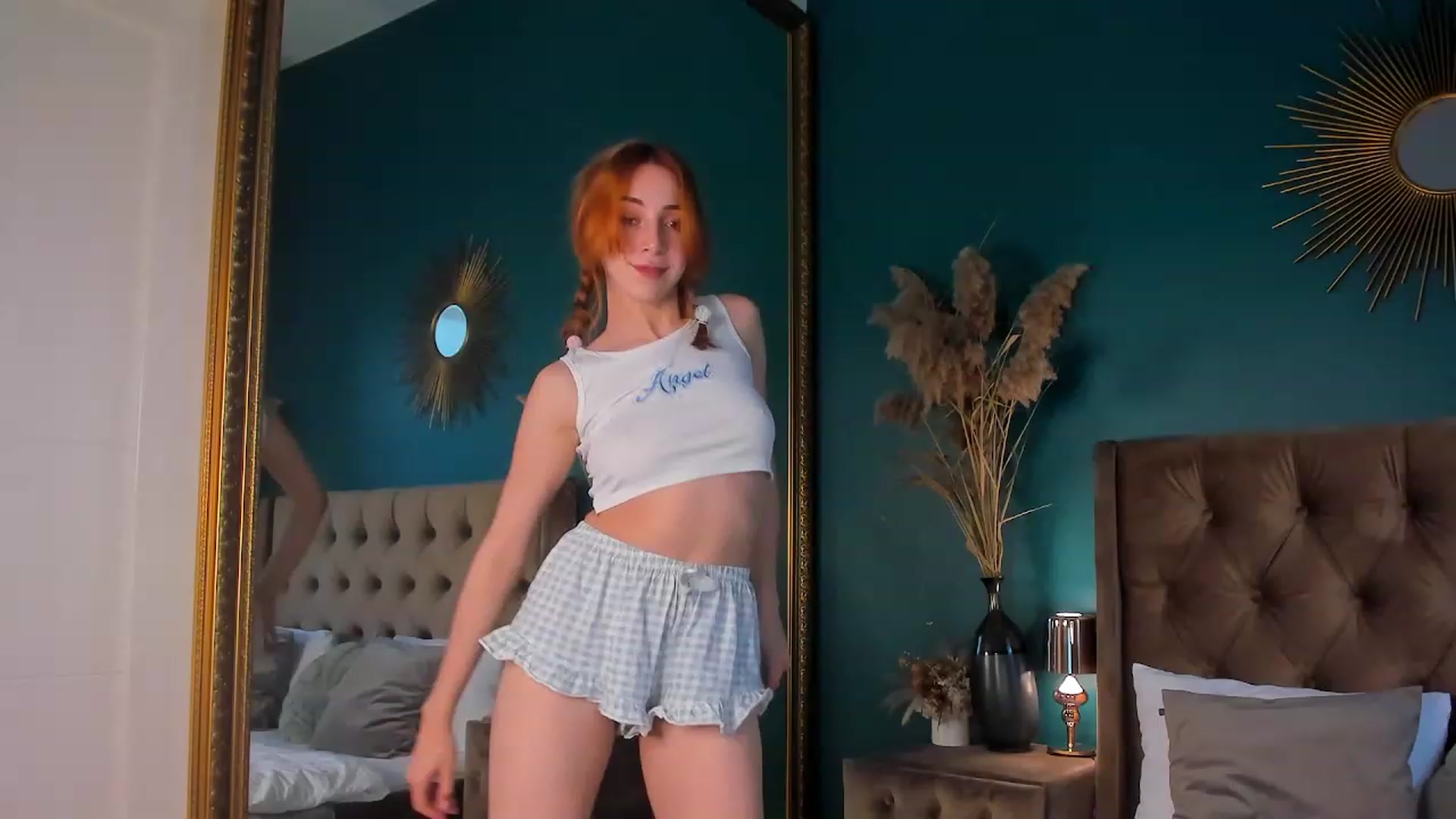 Gallery image thumbnail from ElsaYoung's myfreecams stream on, 07/29/2023, 05:53 image 13 of 20