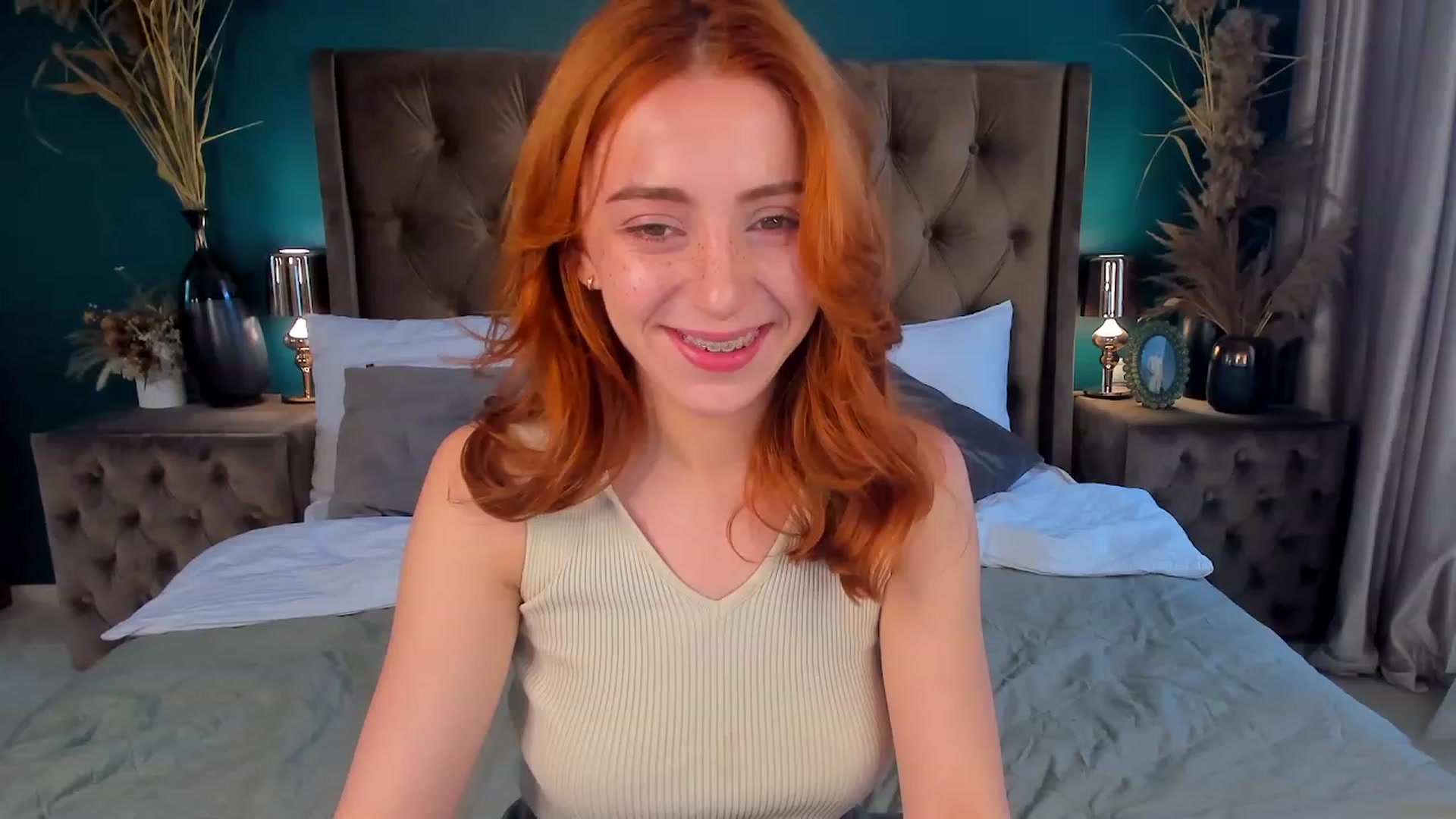 Gallery image thumbnail from ElsaYoung's myfreecams stream on, 07/30/2023, 14:36 image 4 of 20