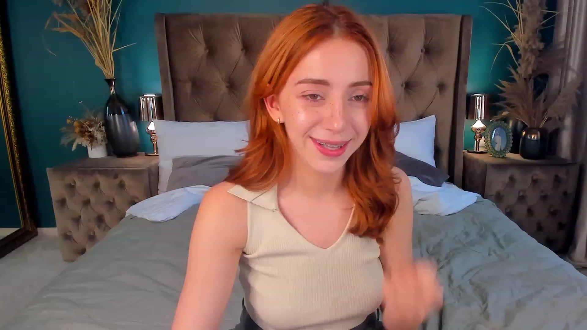 Gallery image thumbnail from ElsaYoung's myfreecams stream on, 07/30/2023, 15:24 image 16 of 20
