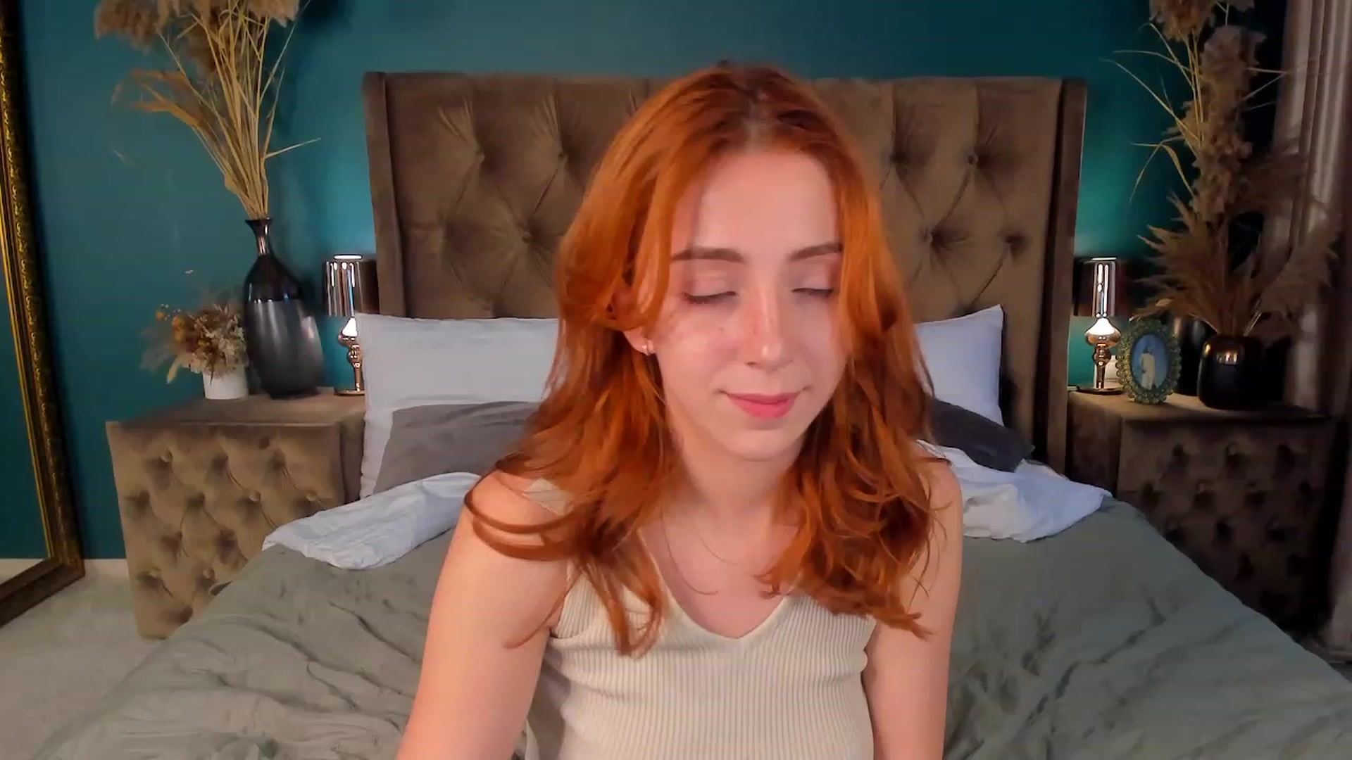 Gallery image thumbnail from ElsaYoung's myfreecams stream on, 07/30/2023, 16:28 image 17 of 20
