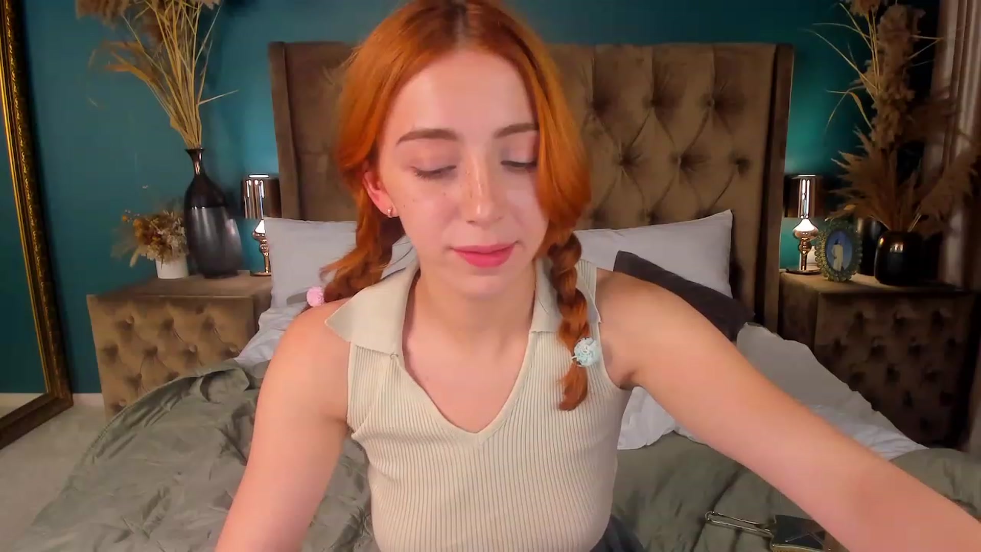 Gallery image thumbnail from ElsaYoung's myfreecams stream on, 07/30/2023, 18:39 image 14 of 20