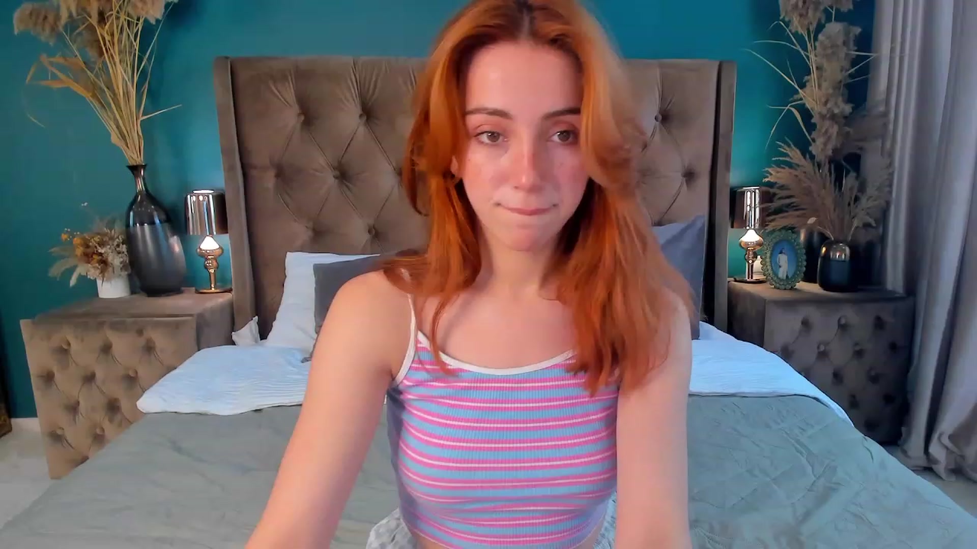 Gallery image thumbnail from ElsaYoung's myfreecams stream on, 08/01/2023, 13:18 image 1 of 20