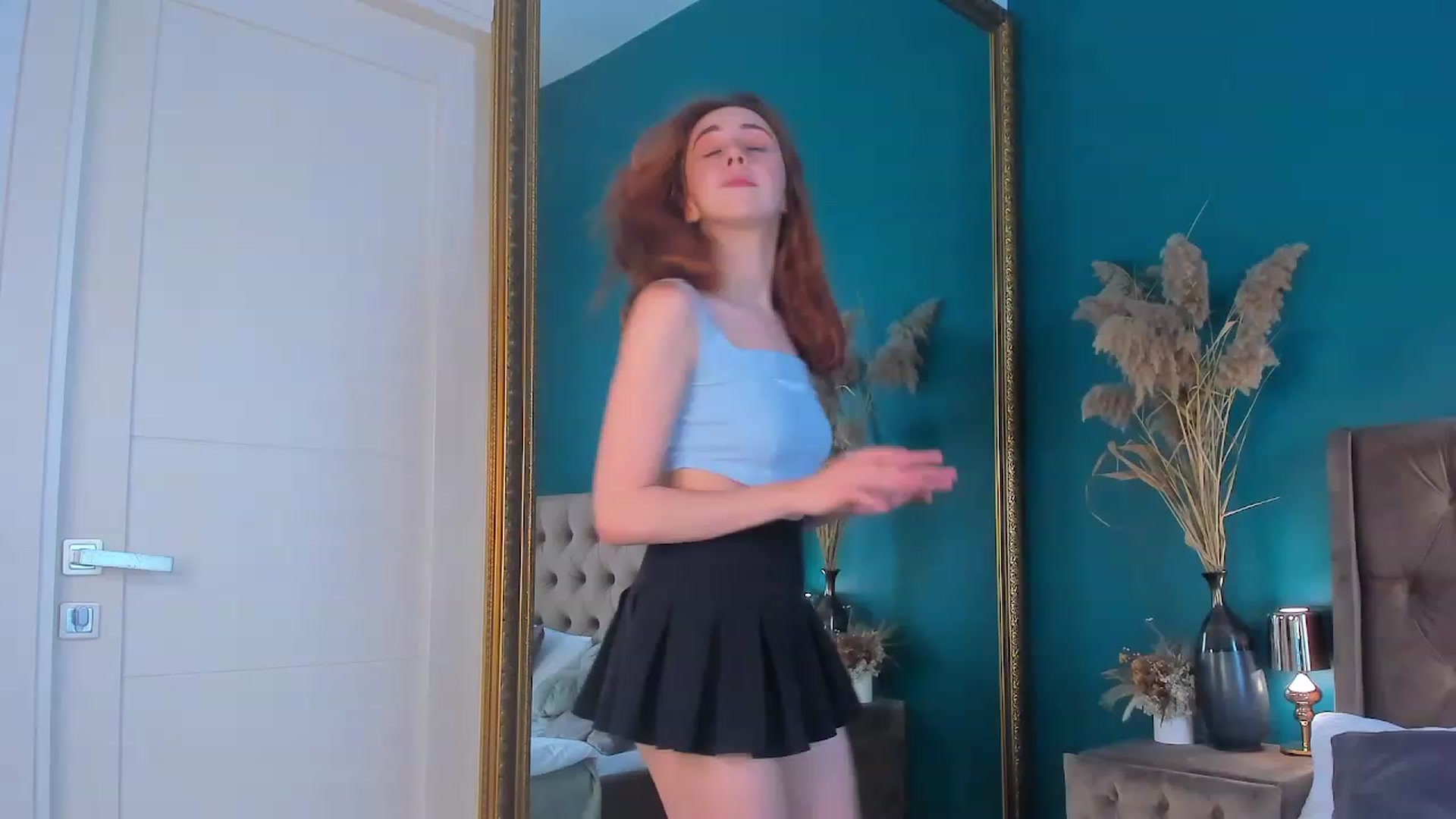Gallery image thumbnail from ElsaYoung's myfreecams stream on, 08/04/2023, 14:11 image 7 of 20
