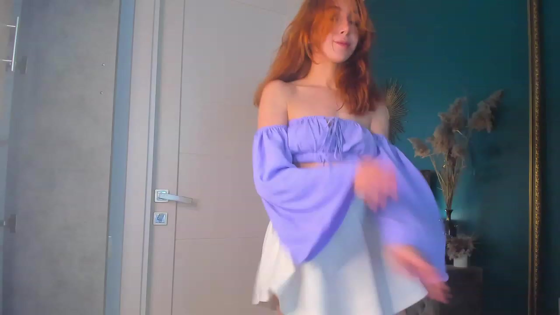 Gallery image thumbnail from ElsaYoung's myfreecams stream on, 08/05/2023, 13:23 image 6 of 20