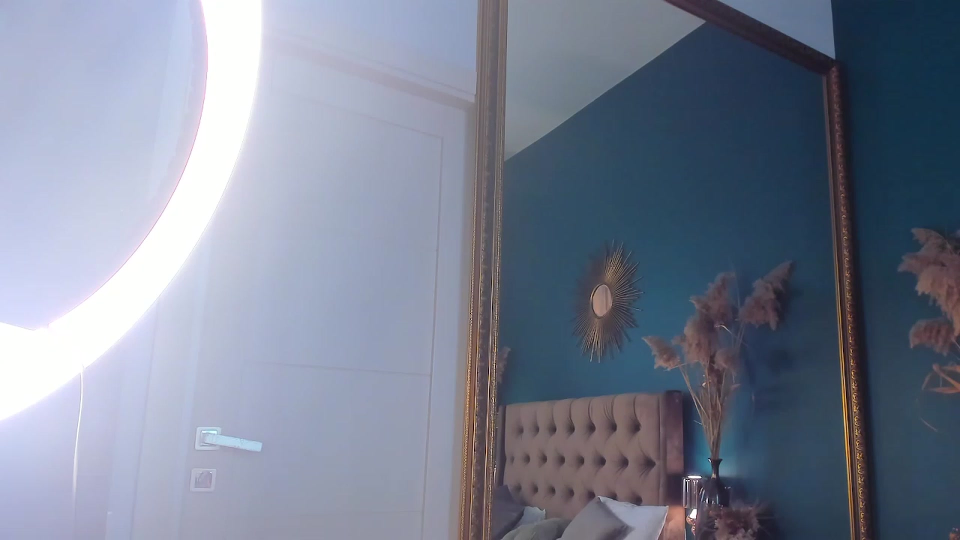 Gallery image thumbnail from ElsaYoung's myfreecams stream on, 08/05/2023, 13:23 image 3 of 20