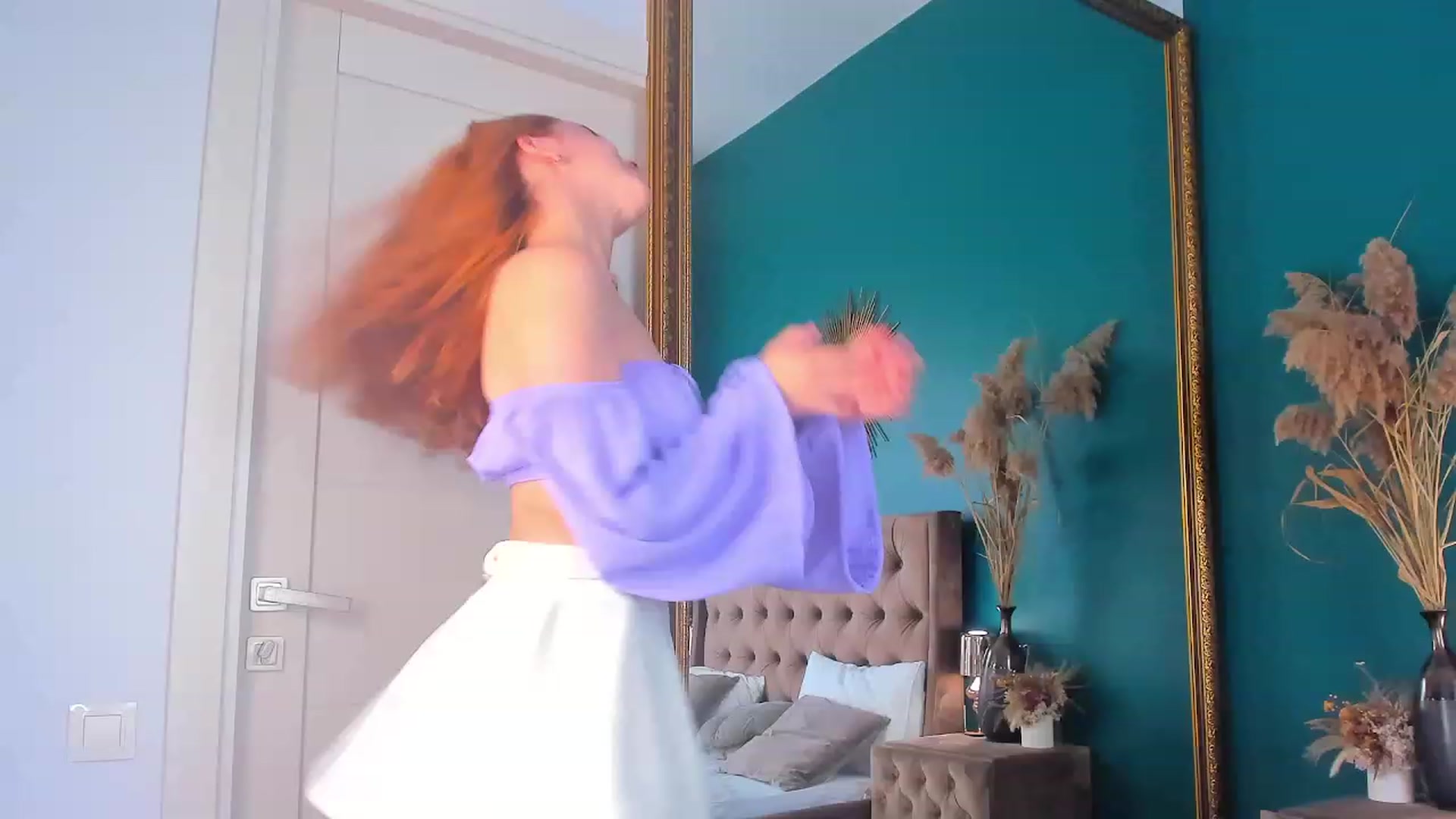Gallery image thumbnail from ElsaYoung's myfreecams stream on, 08/05/2023, 15:51 image 18 of 20