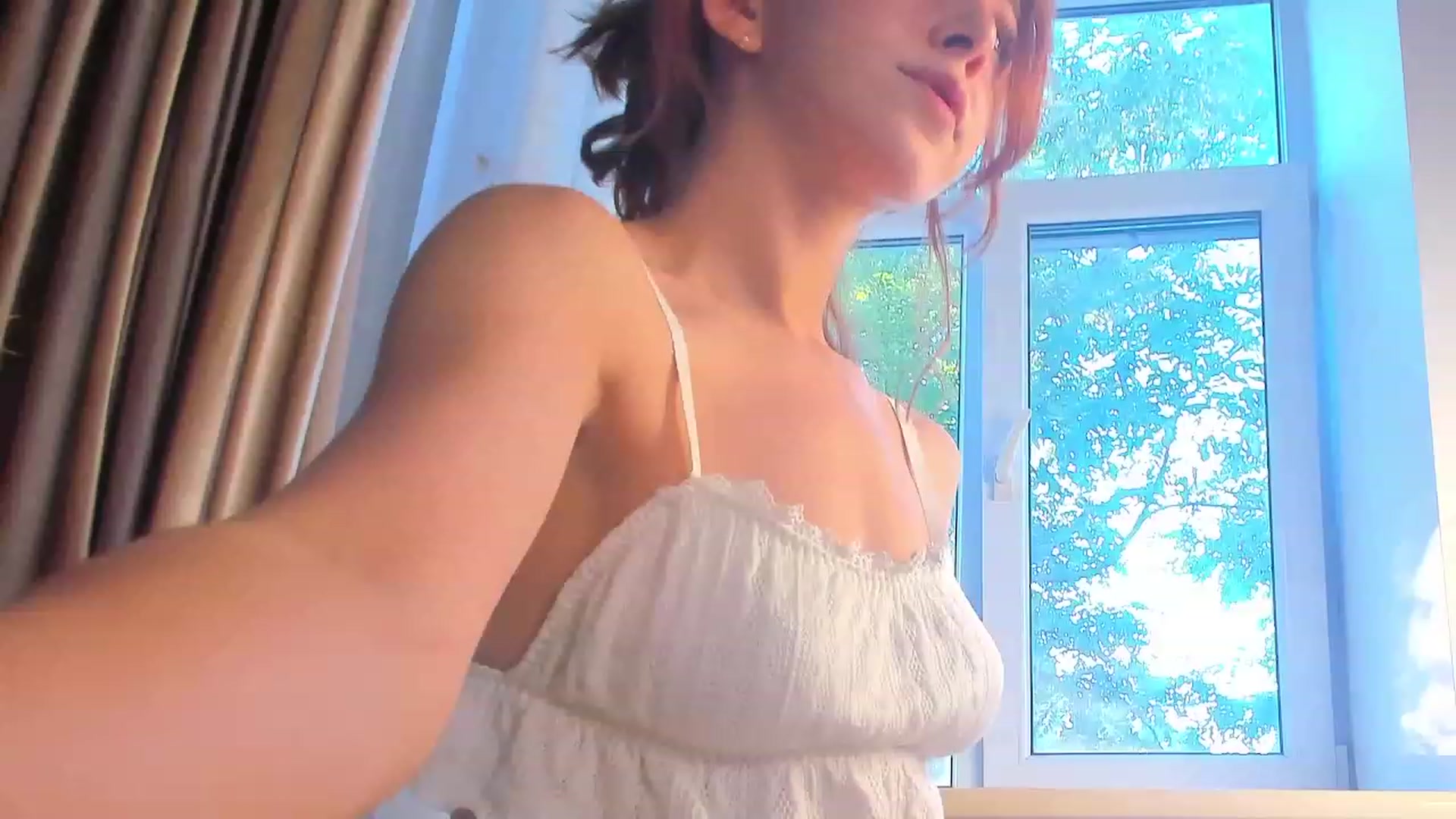 Gallery image thumbnail from ElsaYoung's myfreecams stream on, 08/05/2023, 17:39 image 4 of 20