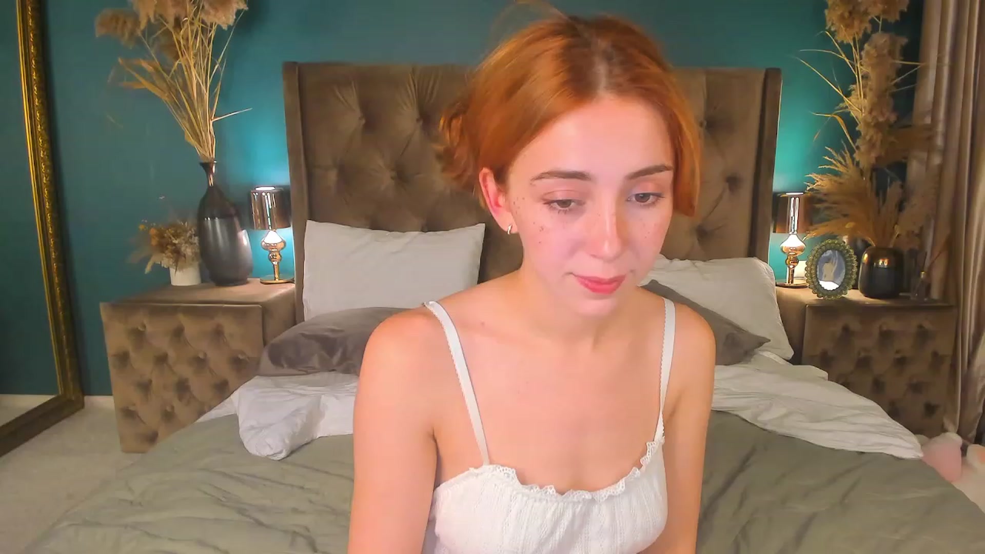 Gallery image thumbnail from ElsaYoung's myfreecams stream on, 08/05/2023, 18:15 image 18 of 20