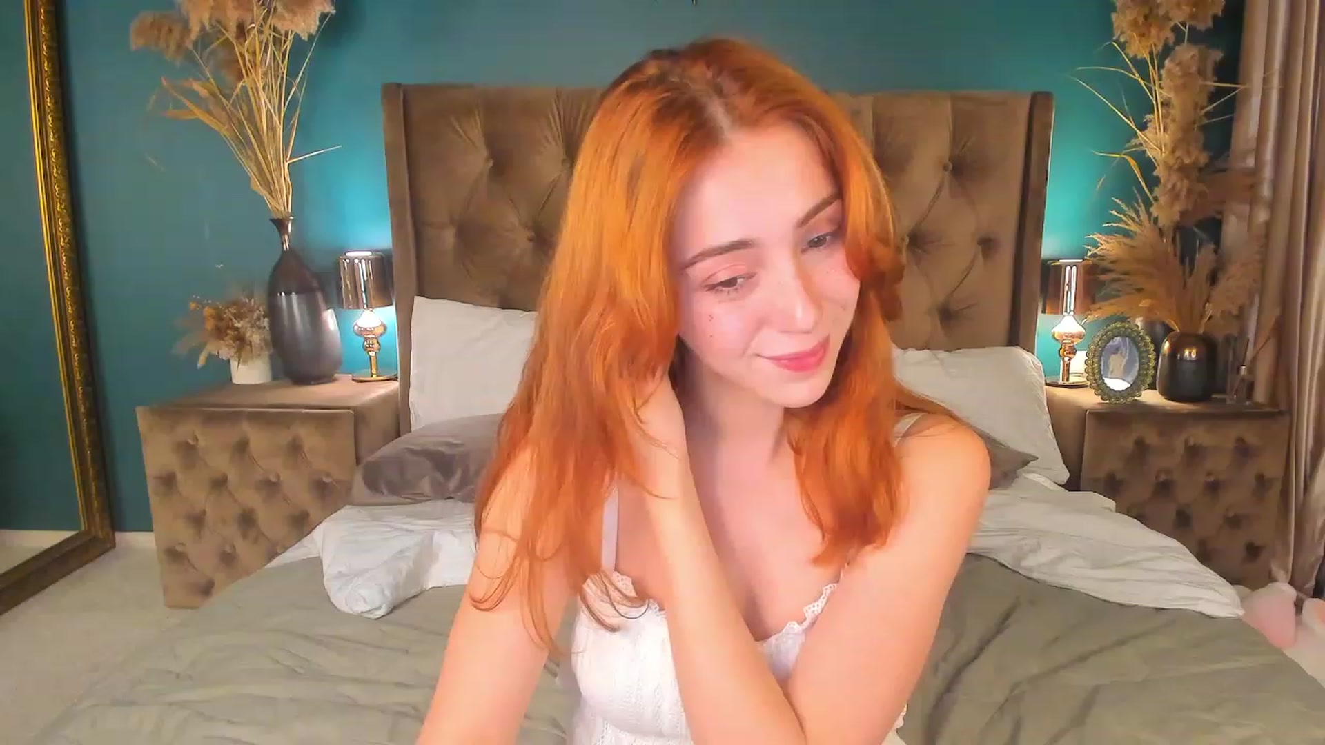 Gallery image thumbnail from ElsaYoung's myfreecams stream on, 08/05/2023, 18:15 image 12 of 20
