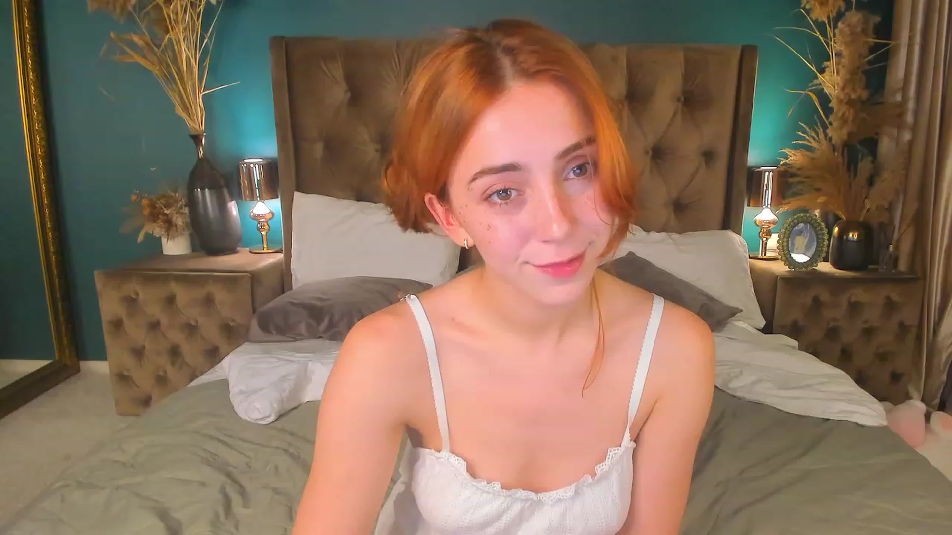 Gallery image thumbnail from ElsaYoung's myfreecams stream on, 08/05/2023, 18:48 image 9 of 20