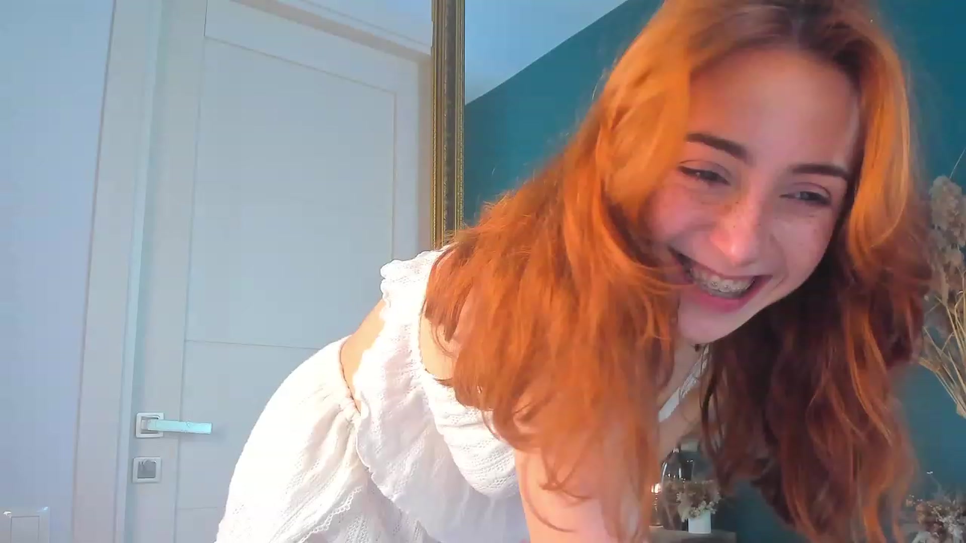 Gallery image thumbnail from ElsaYoung's myfreecams stream on, 08/06/2023, 13:18 image 16 of 20