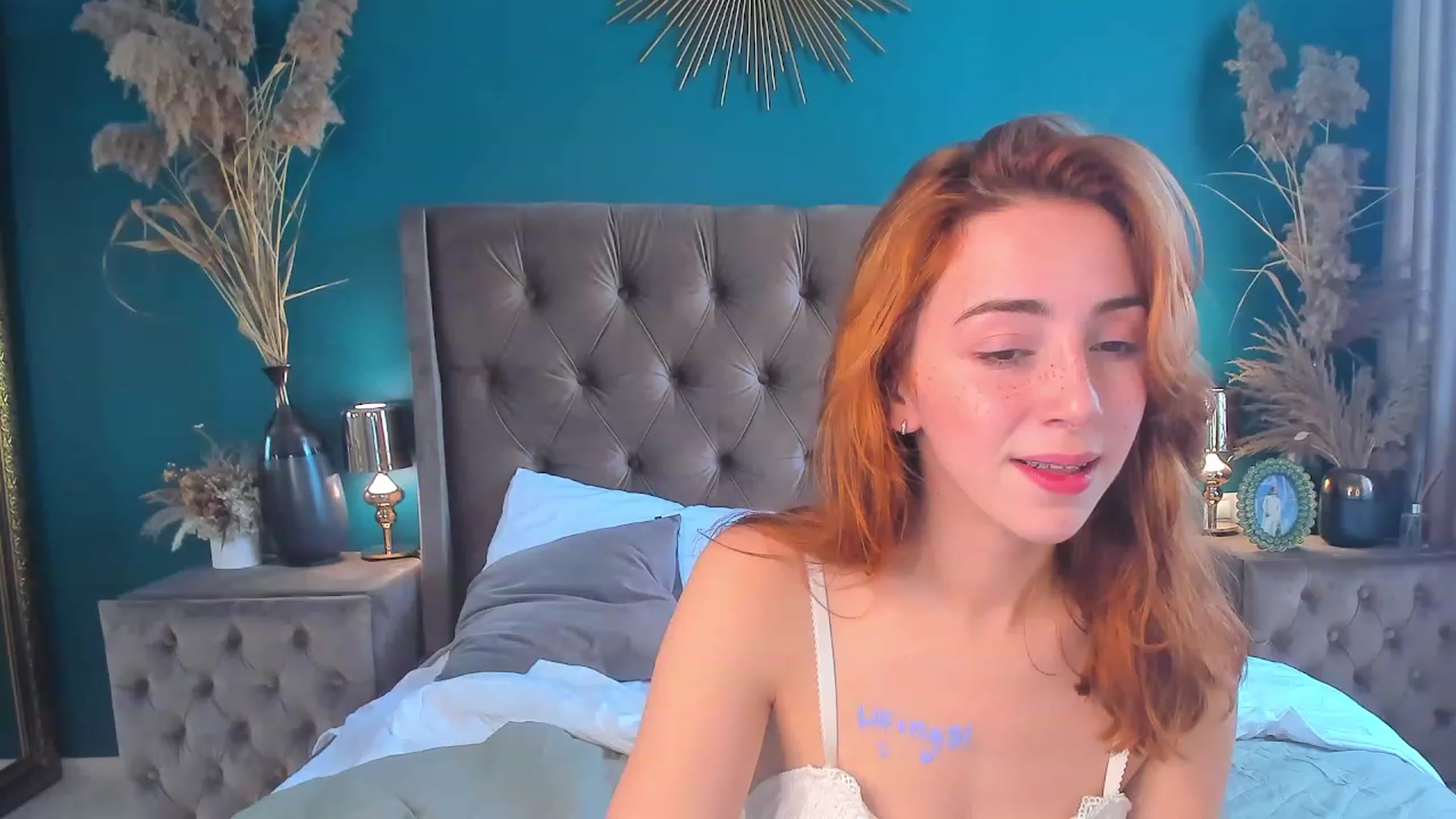 Gallery image thumbnail from ElsaYoung's myfreecams stream on, 08/06/2023, 13:18 image 20 of 20