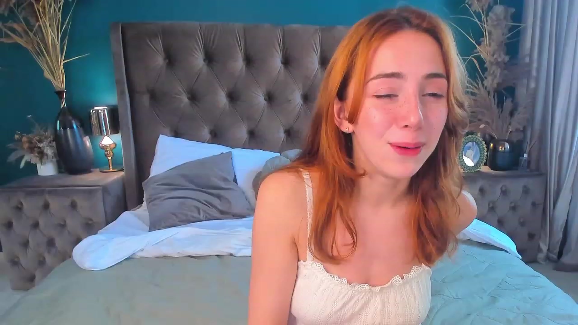 Gallery image thumbnail from ElsaYoung's myfreecams stream on, 08/06/2023, 13:18 image 5 of 20