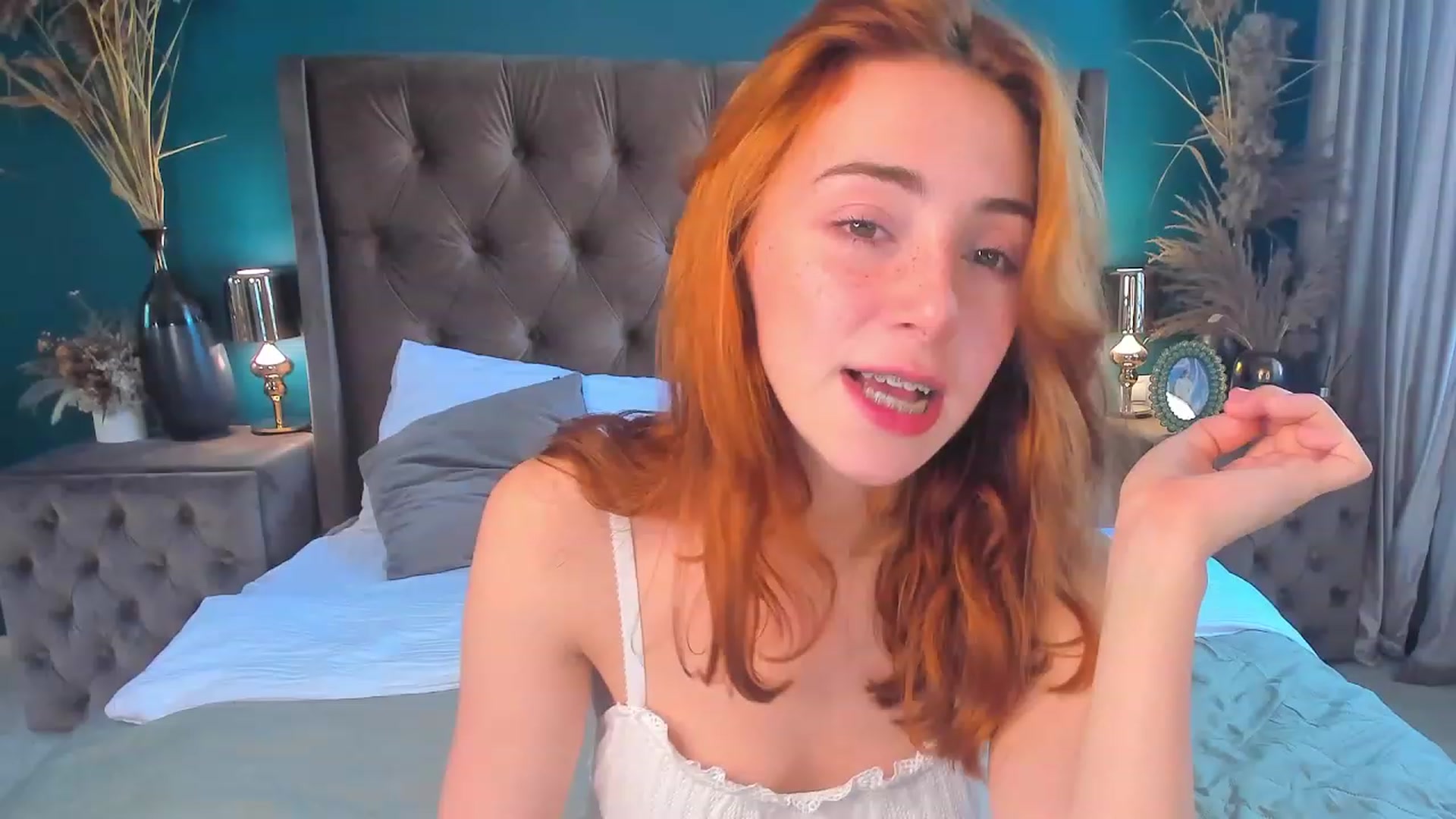 Gallery image thumbnail from ElsaYoung's myfreecams stream on, 08/06/2023, 13:18 image 1 of 20