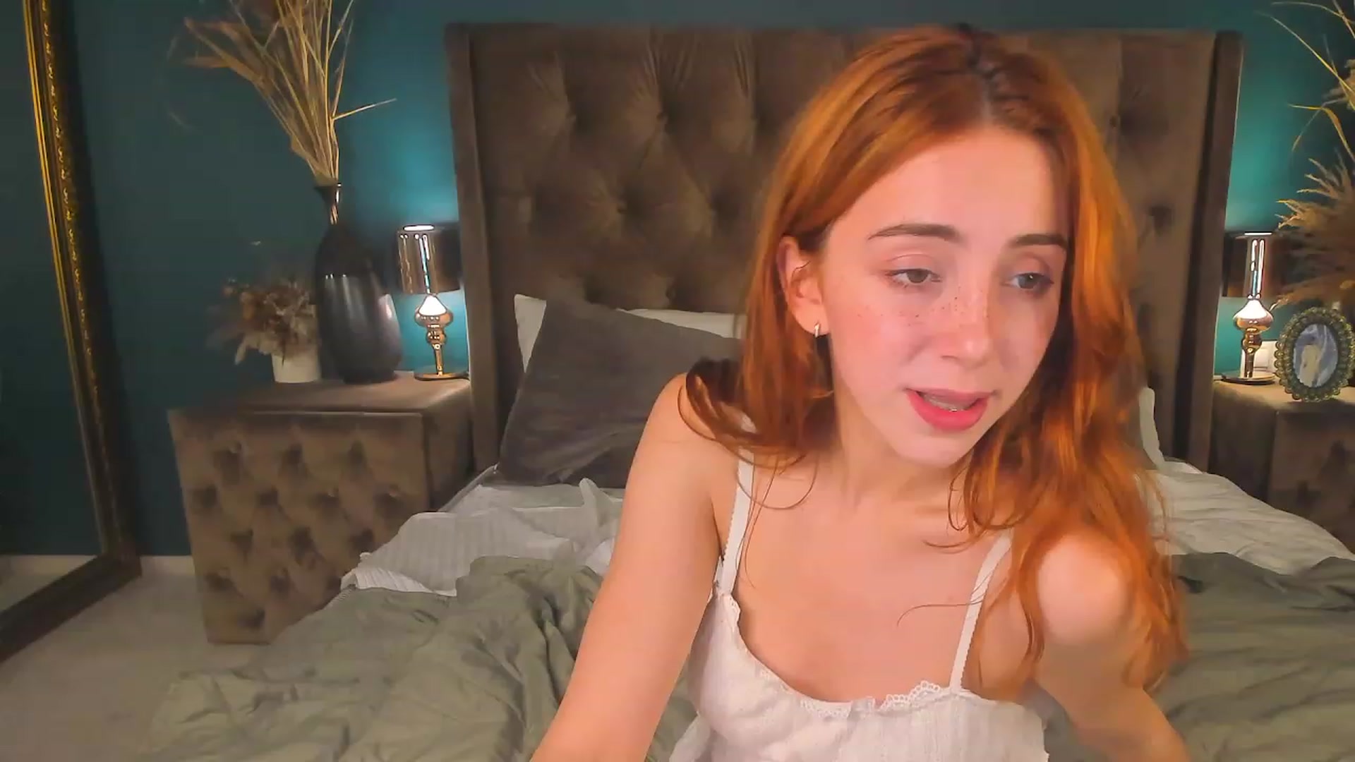 Gallery image thumbnail from ElsaYoung's myfreecams stream on, 08/06/2023, 18:46 image 14 of 20