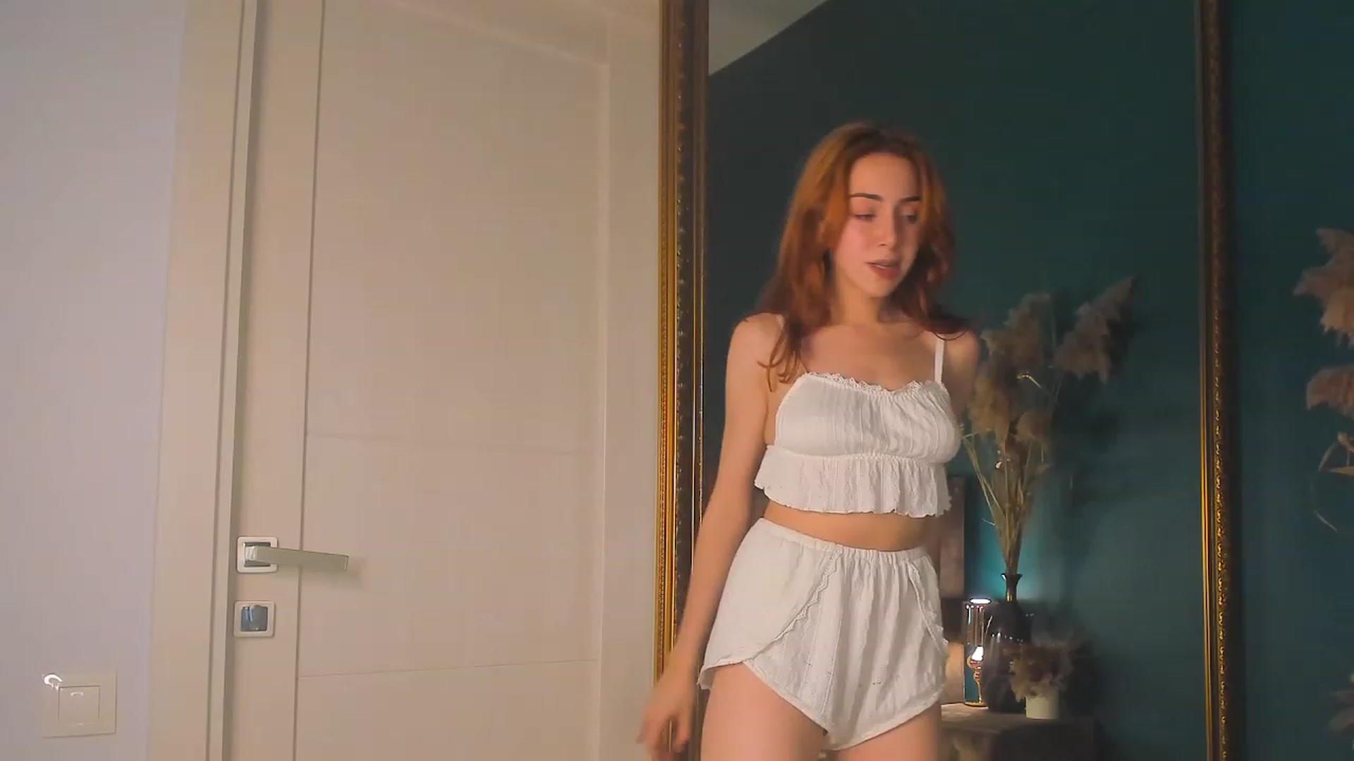 Gallery image thumbnail from ElsaYoung's myfreecams stream on, 08/06/2023, 18:46 image 5 of 20