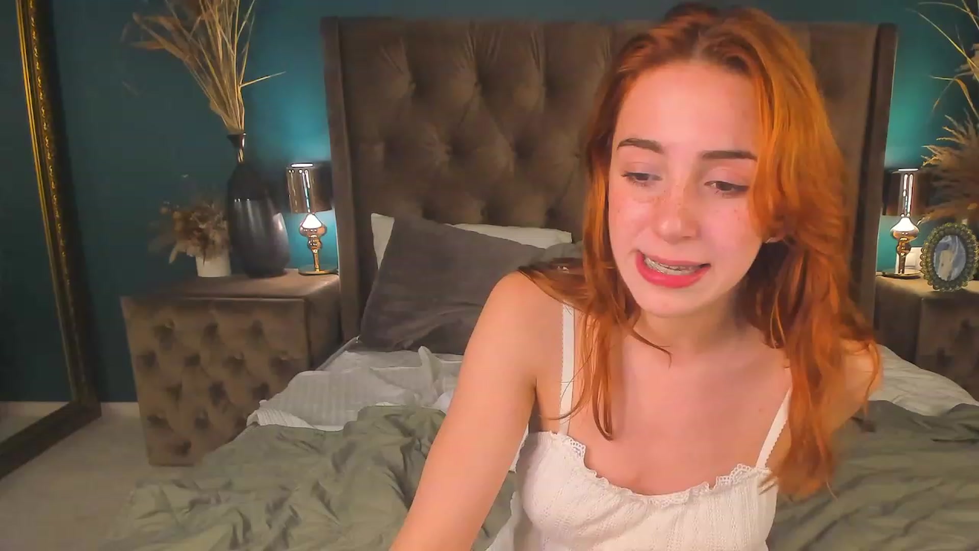 Gallery image thumbnail from ElsaYoung's myfreecams stream on, 08/06/2023, 18:46 image 11 of 20