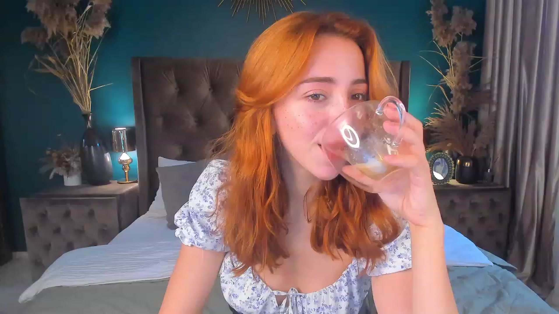 Gallery image thumbnail from ElsaYoung's myfreecams stream on, 08/08/2023, 13:37 image 16 of 20