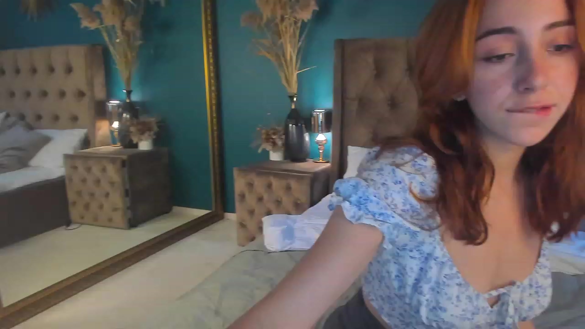 Gallery image thumbnail from ElsaYoung's myfreecams stream on, 08/08/2023, 15:09 image 16 of 20