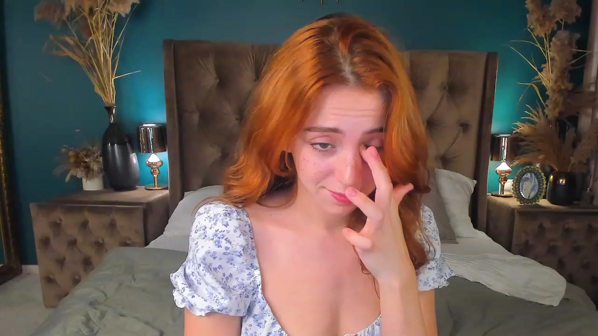 Gallery image thumbnail from ElsaYoung's myfreecams stream on, 08/08/2023, 18:09 image 14 of 20