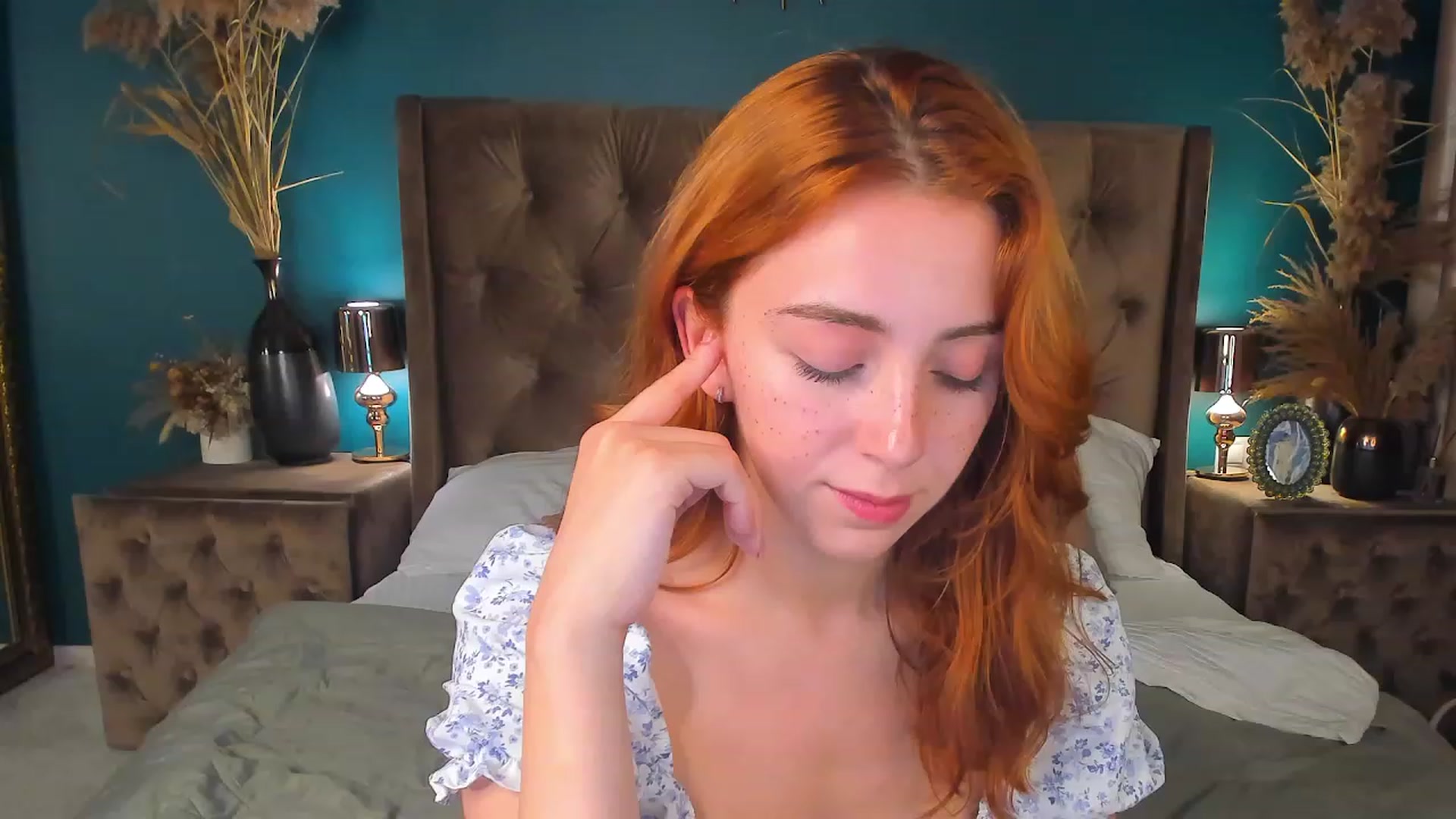 Gallery image thumbnail from ElsaYoung's myfreecams stream on, 08/08/2023, 18:09 image 18 of 20