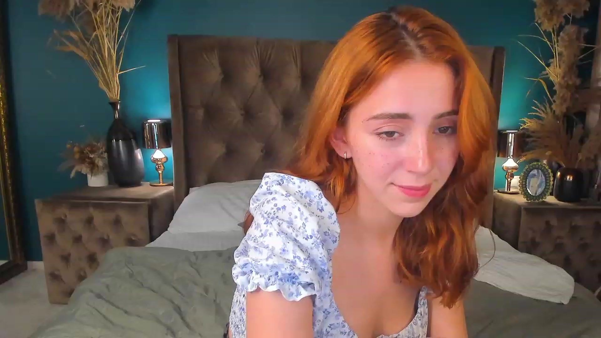 Gallery image thumbnail from ElsaYoung's myfreecams stream on, 08/08/2023, 18:45 image 9 of 20