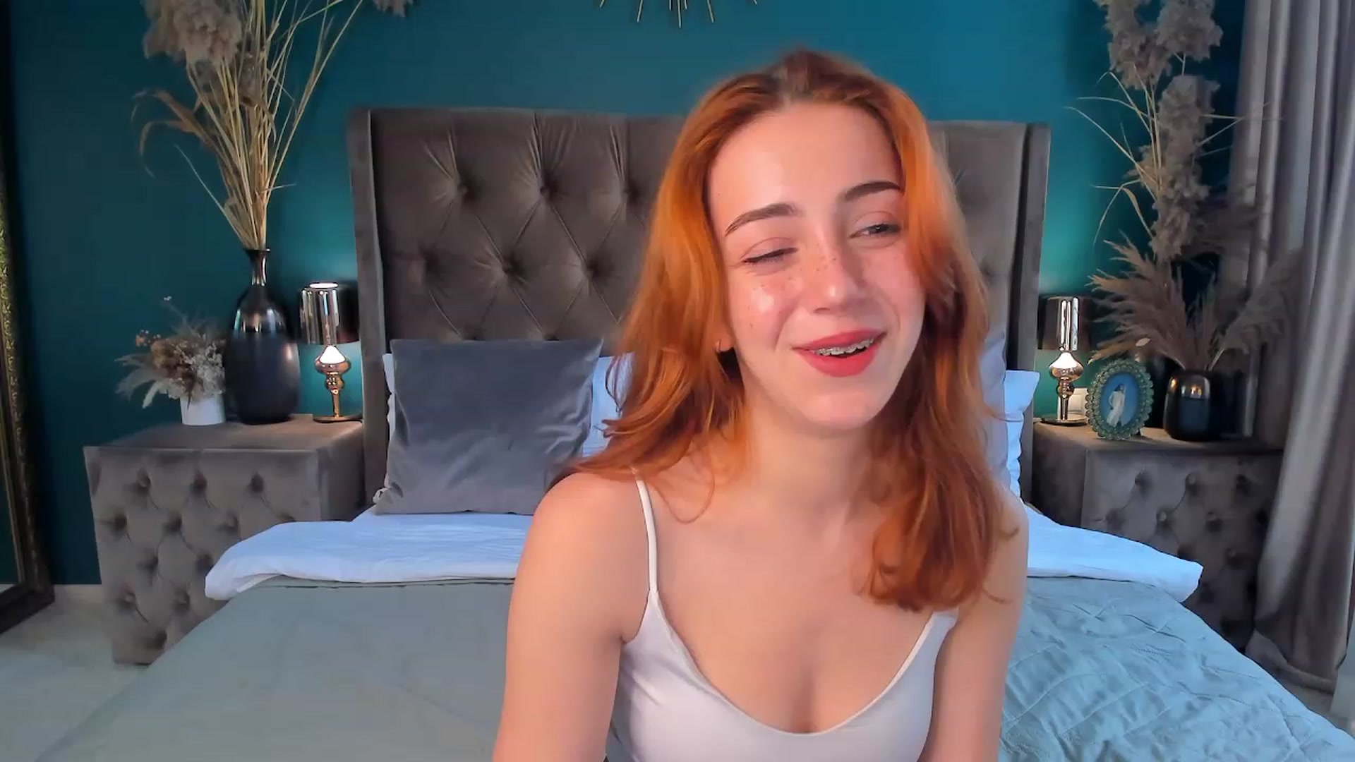 Gallery image thumbnail from ElsaYoung's myfreecams stream on, 08/10/2023, 12:31 image 2 of 20