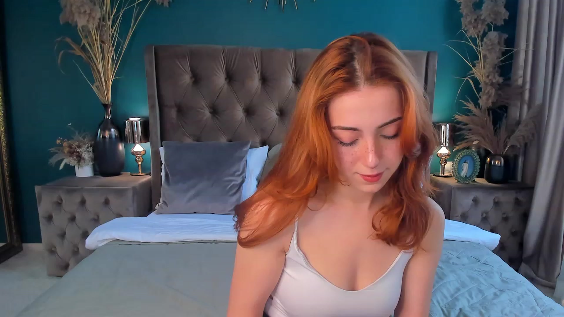 Gallery image thumbnail from ElsaYoung's myfreecams stream on, 08/10/2023, 12:31 image 3 of 20