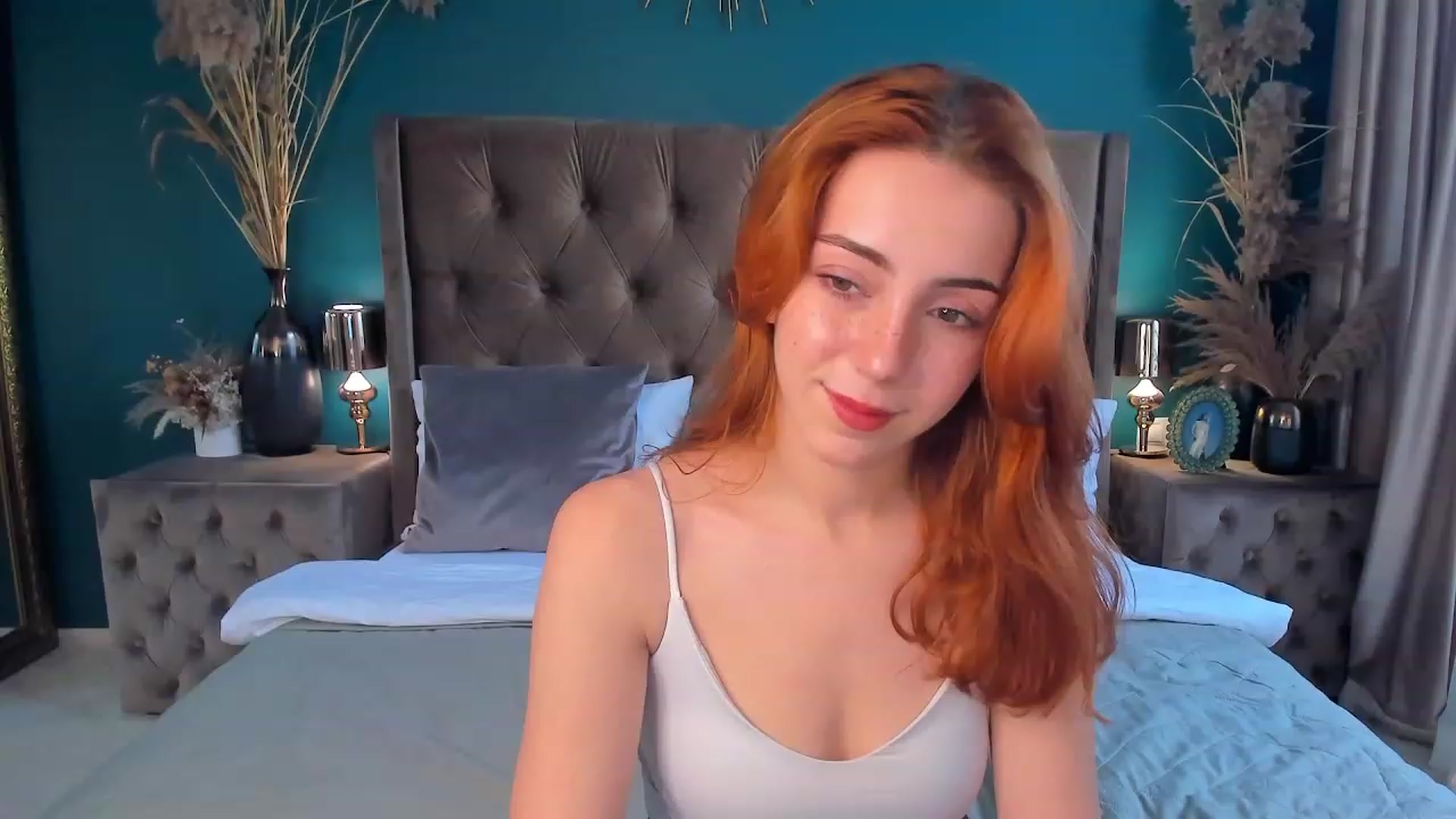 Gallery image thumbnail from ElsaYoung's myfreecams stream on, 08/10/2023, 12:31 image 6 of 20