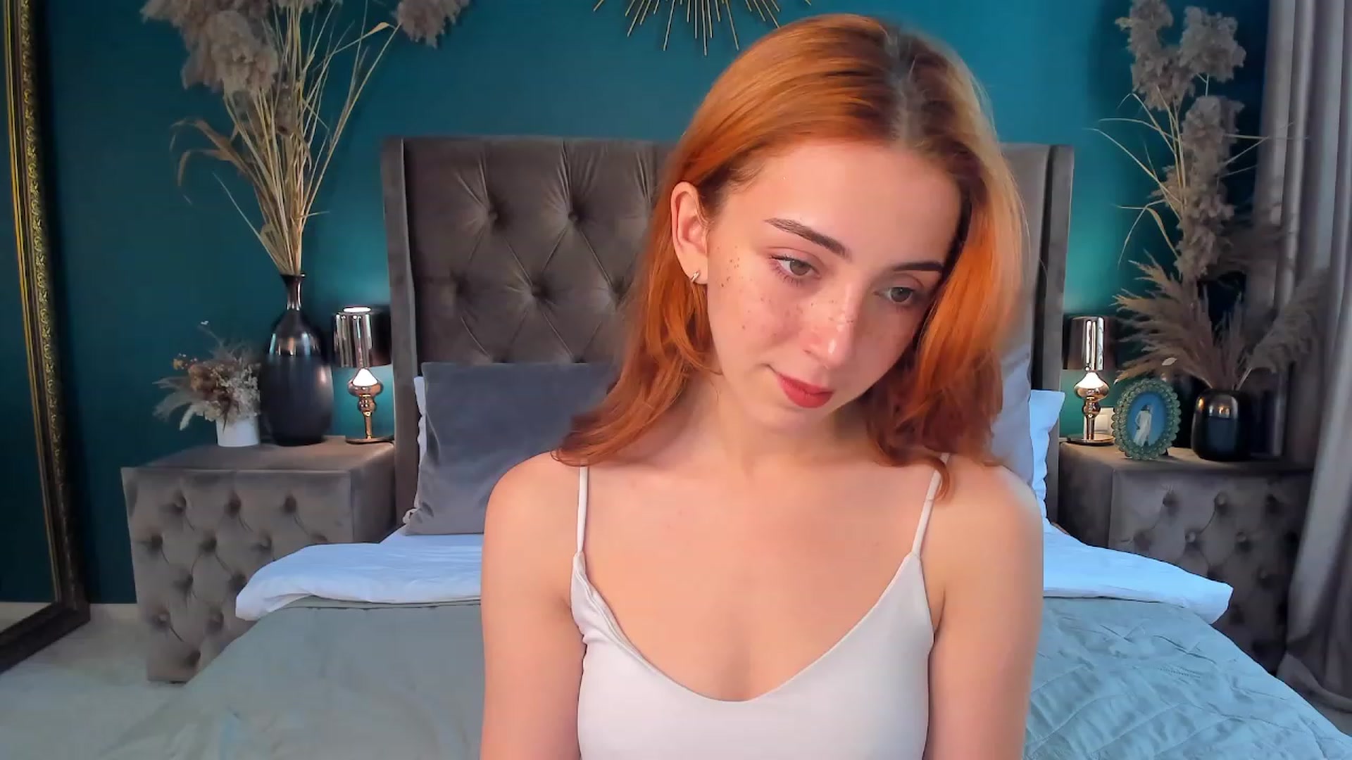 Gallery image thumbnail from ElsaYoung's myfreecams stream on, 08/10/2023, 12:31 image 17 of 20