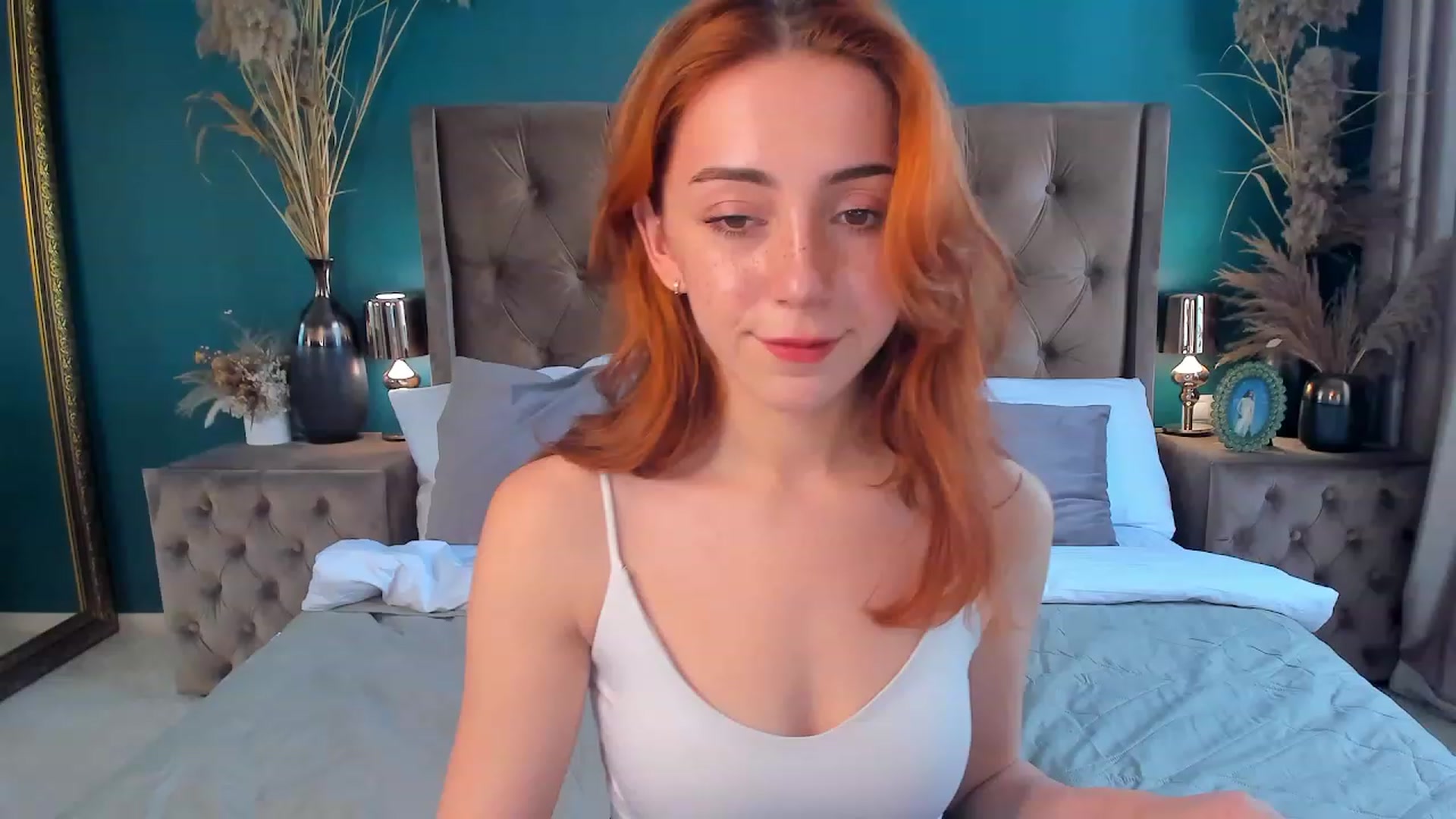 Gallery image thumbnail from ElsaYoung's myfreecams stream on, 08/10/2023, 13:22 image 18 of 20