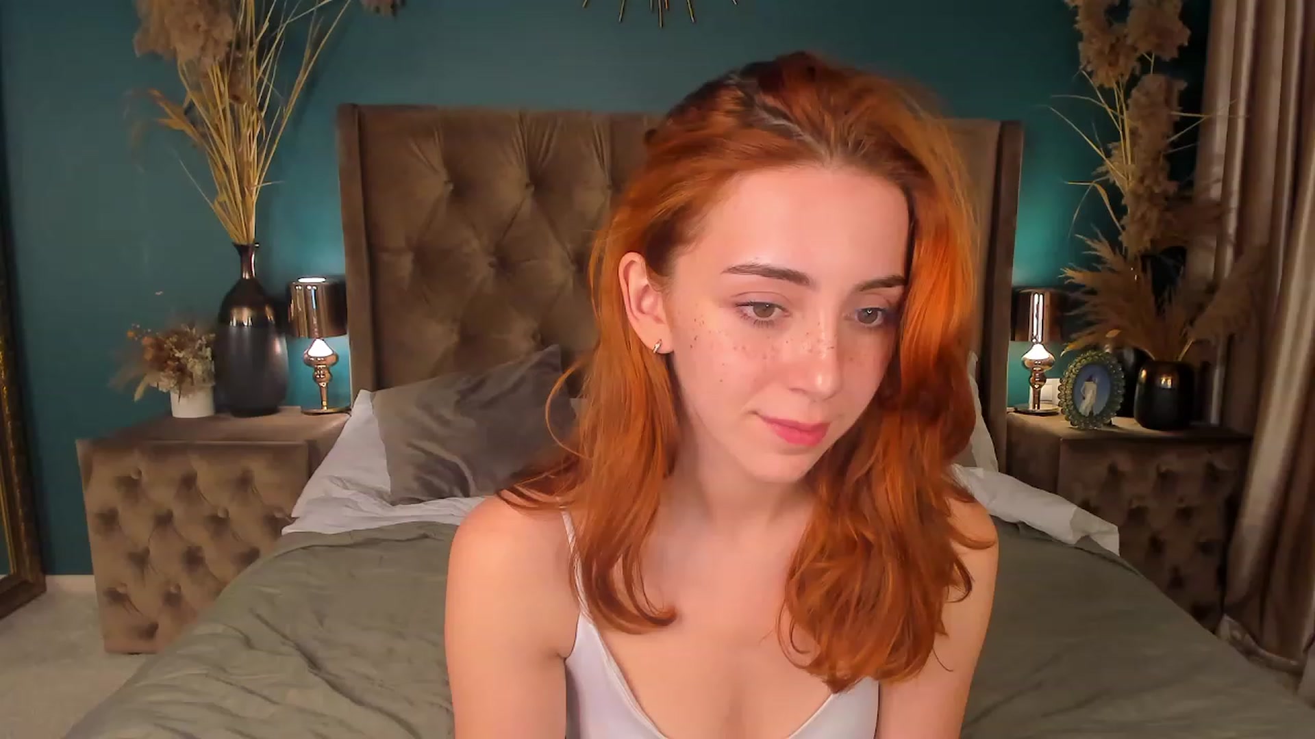 Gallery image thumbnail from ElsaYoung's myfreecams stream on, 08/10/2023, 18:41 image 8 of 20