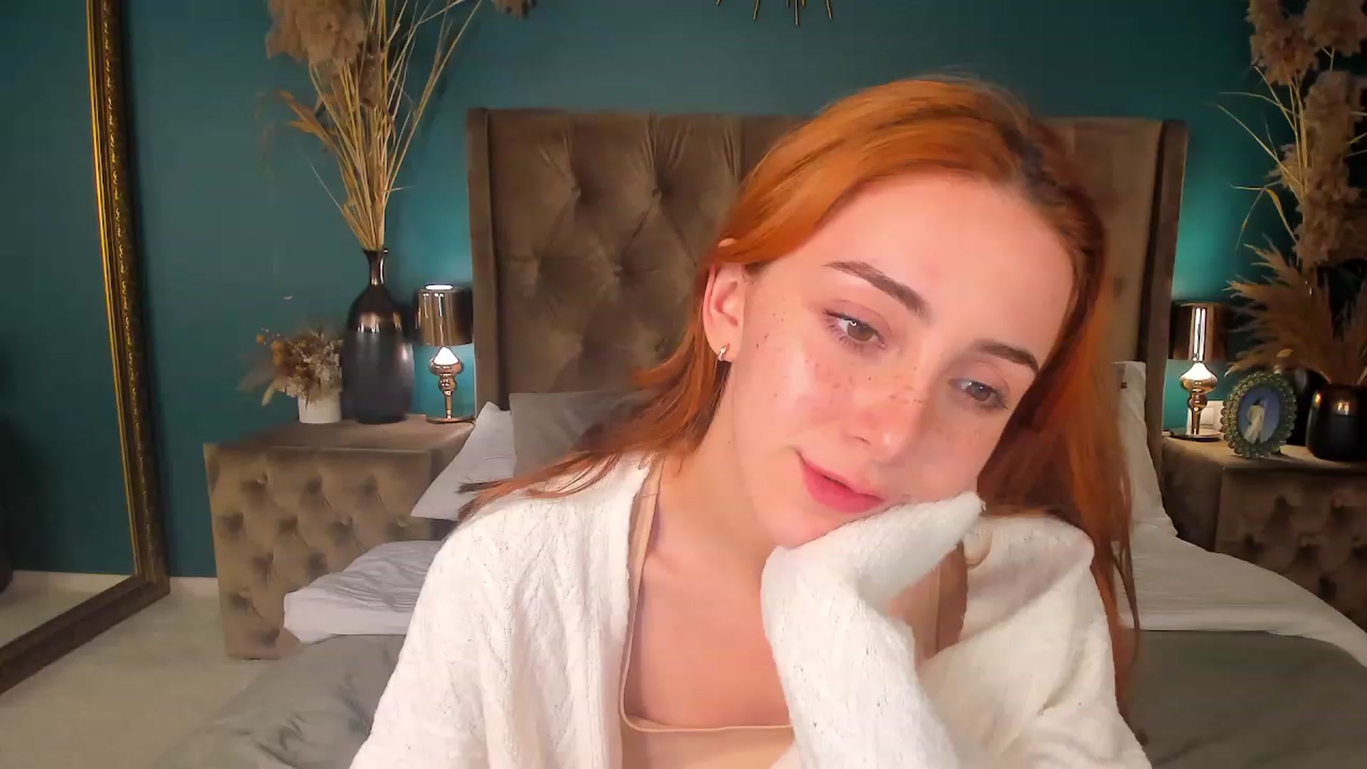 Gallery image thumbnail from ElsaYoung's myfreecams stream on, 08/10/2023, 19:00 image 13 of 20